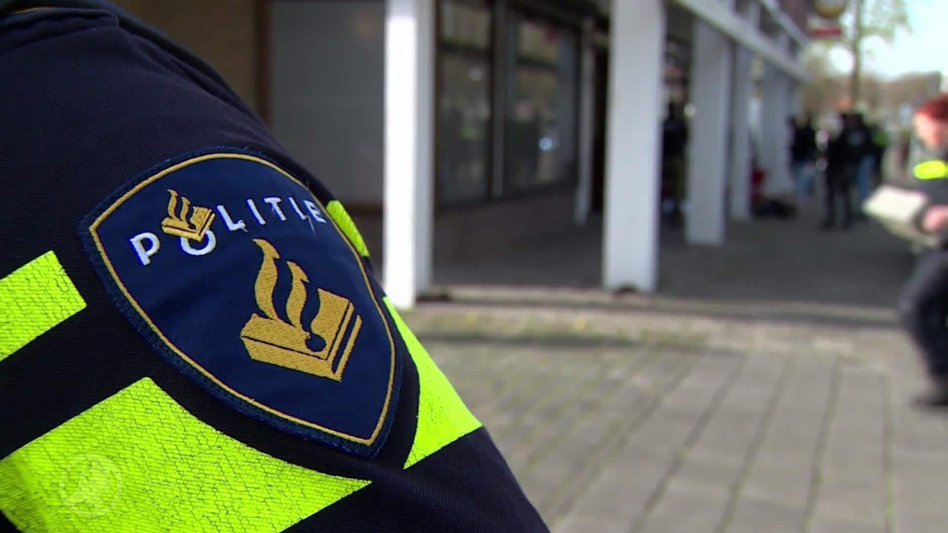 'Explosief' bij gemeentehuis Etten-Leur blijkt rookbom van sterretjes