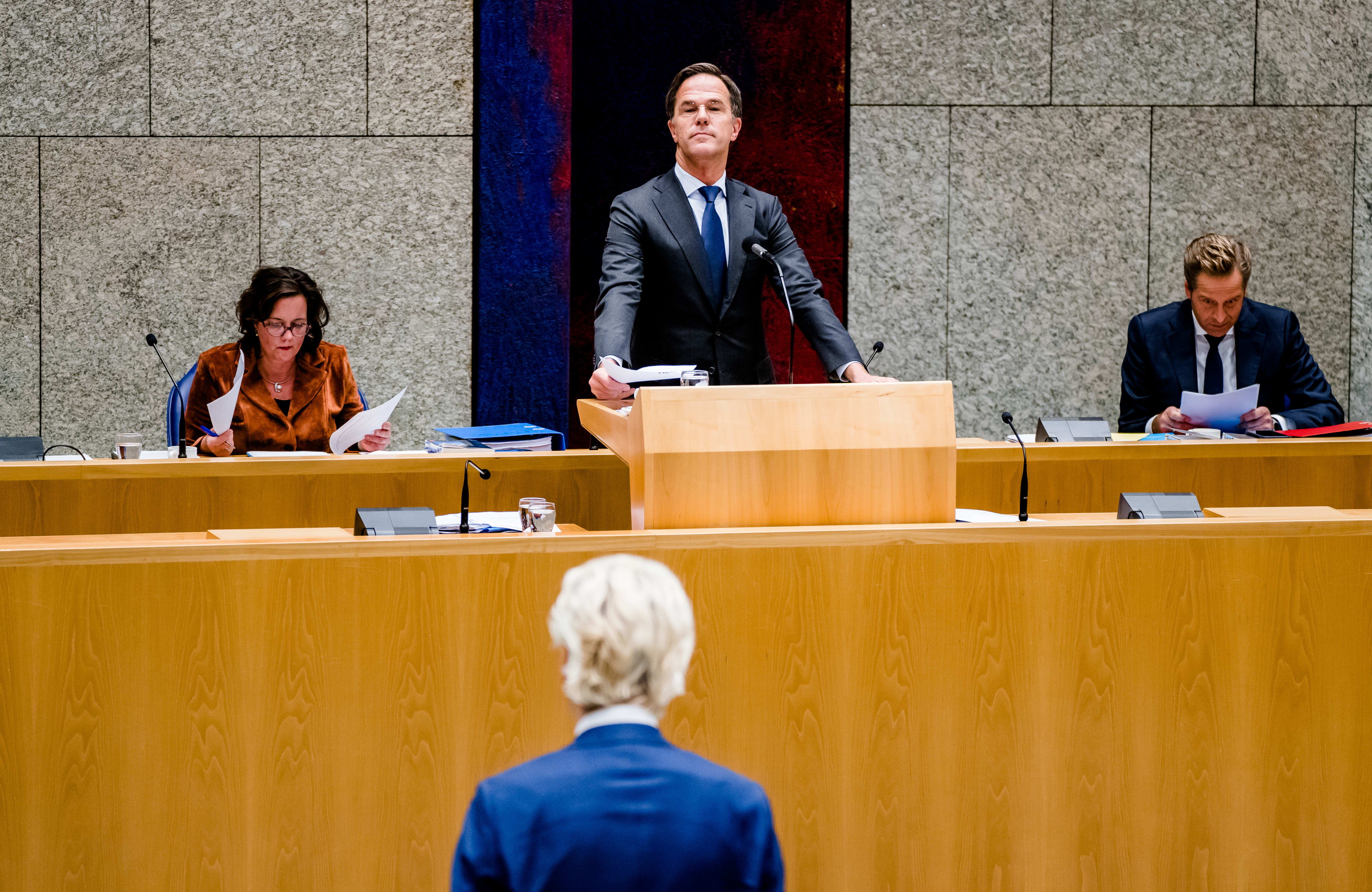 Tweede Kamer debatteert met premier Rutte over lockdown