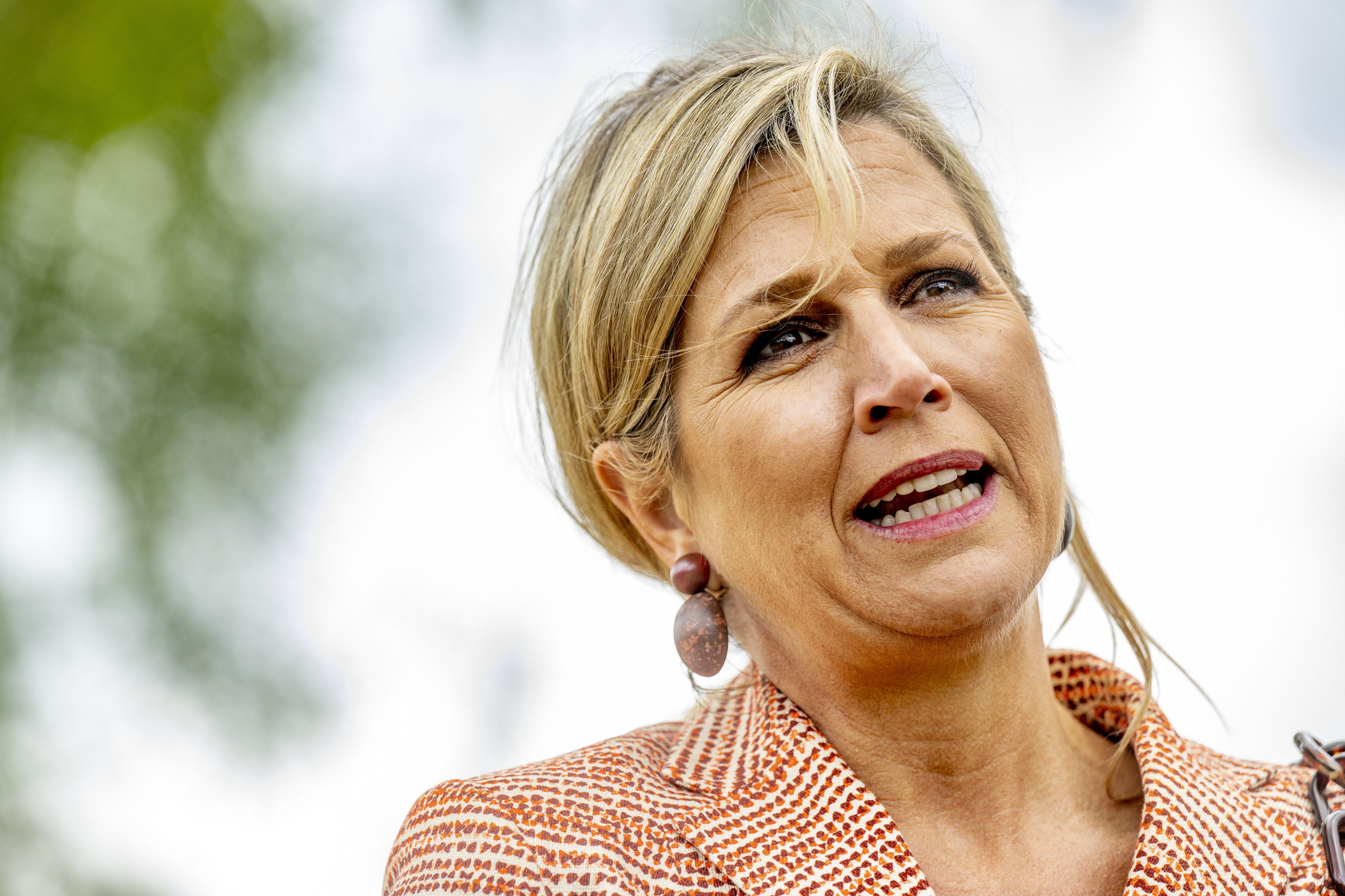 Máxima maakt zich zorgen over jongeren die kopen op krediet