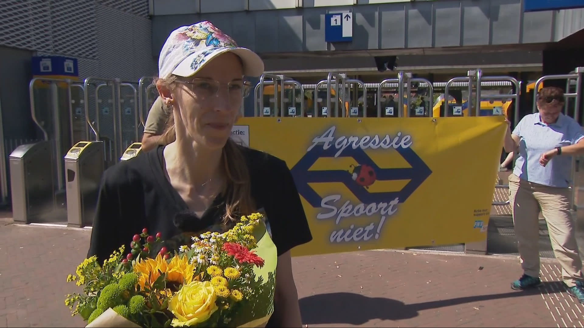 Agressie in het ov? Voor Priscilla is het dagelijkse kost, daarom loopt ze nu honderden kilometers