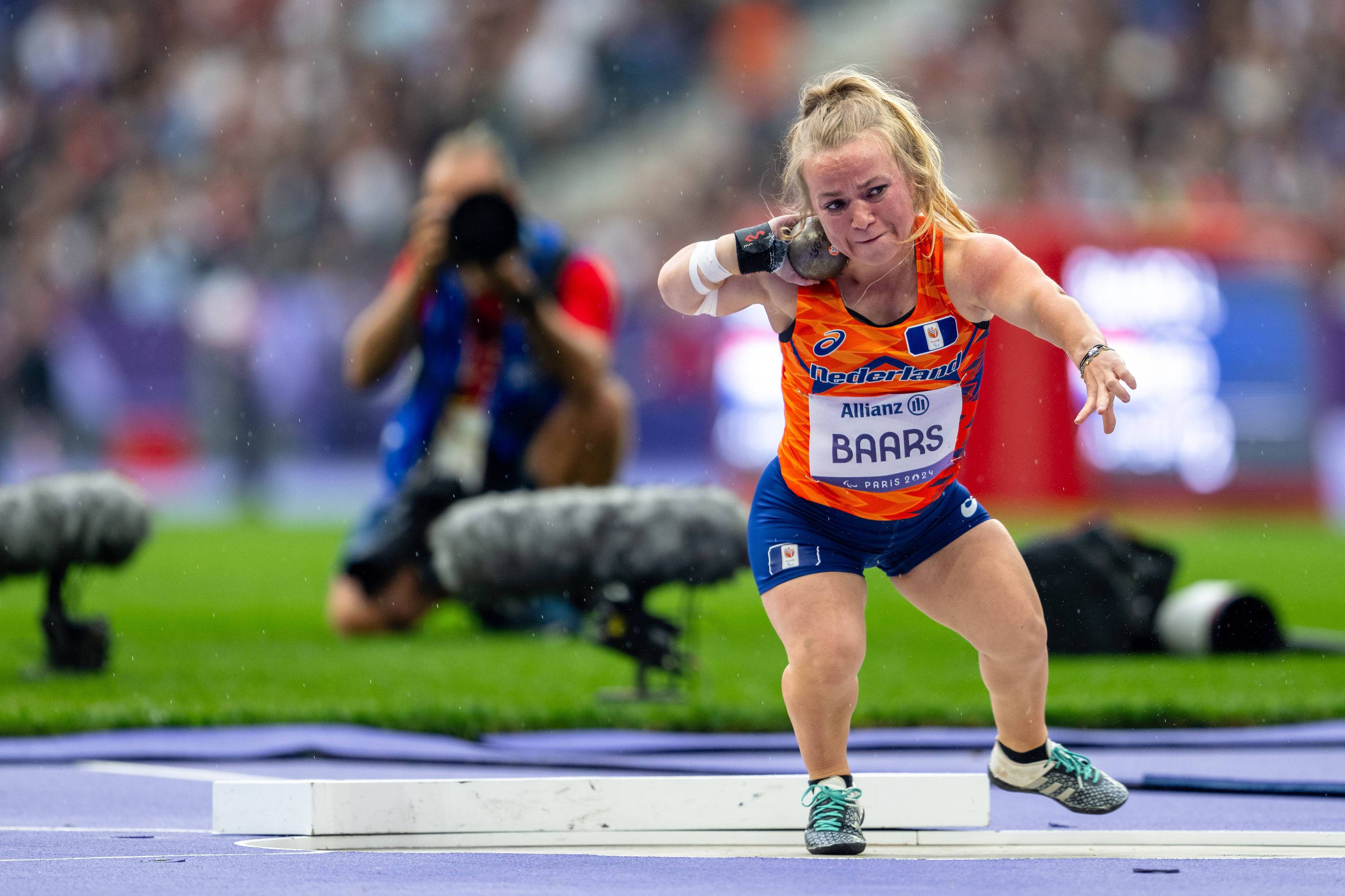 Kogelstootster Baars pakt goud én nieuw paralympisch record