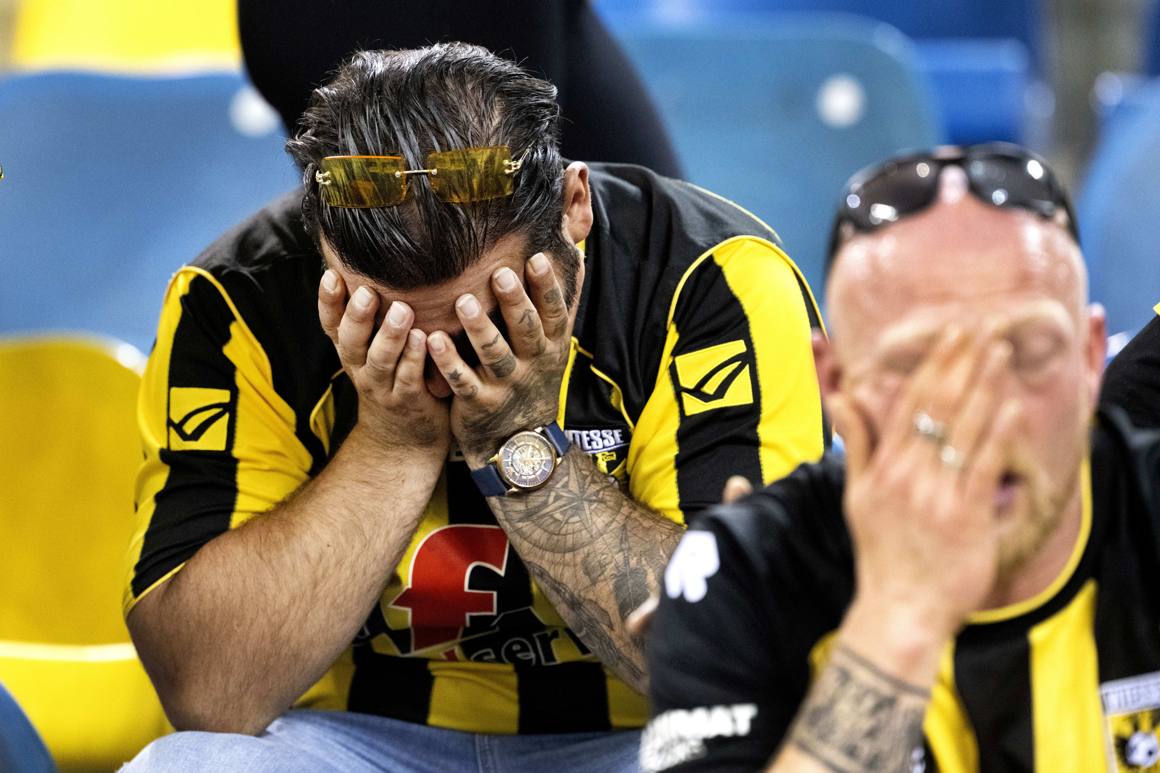 Overnamekandidaat noodlijdend Vitesse haakt vlak voor deadline af