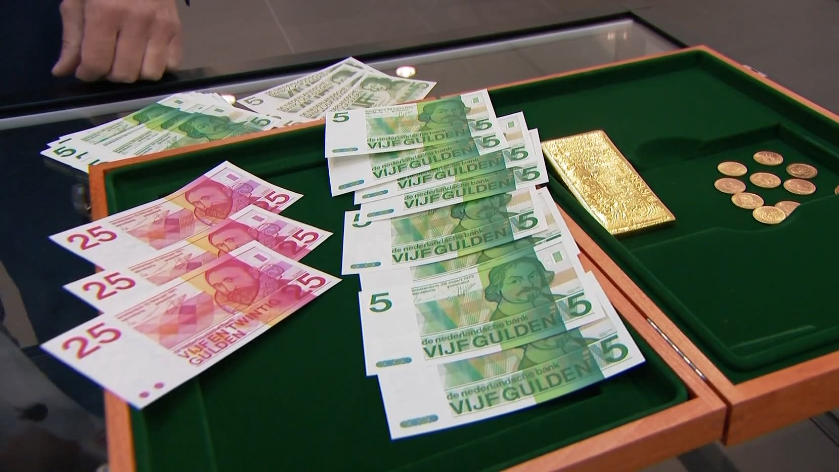Bankbiljettentaxateur legt uit hoeveel je oude briefjes waard kunnen zijn