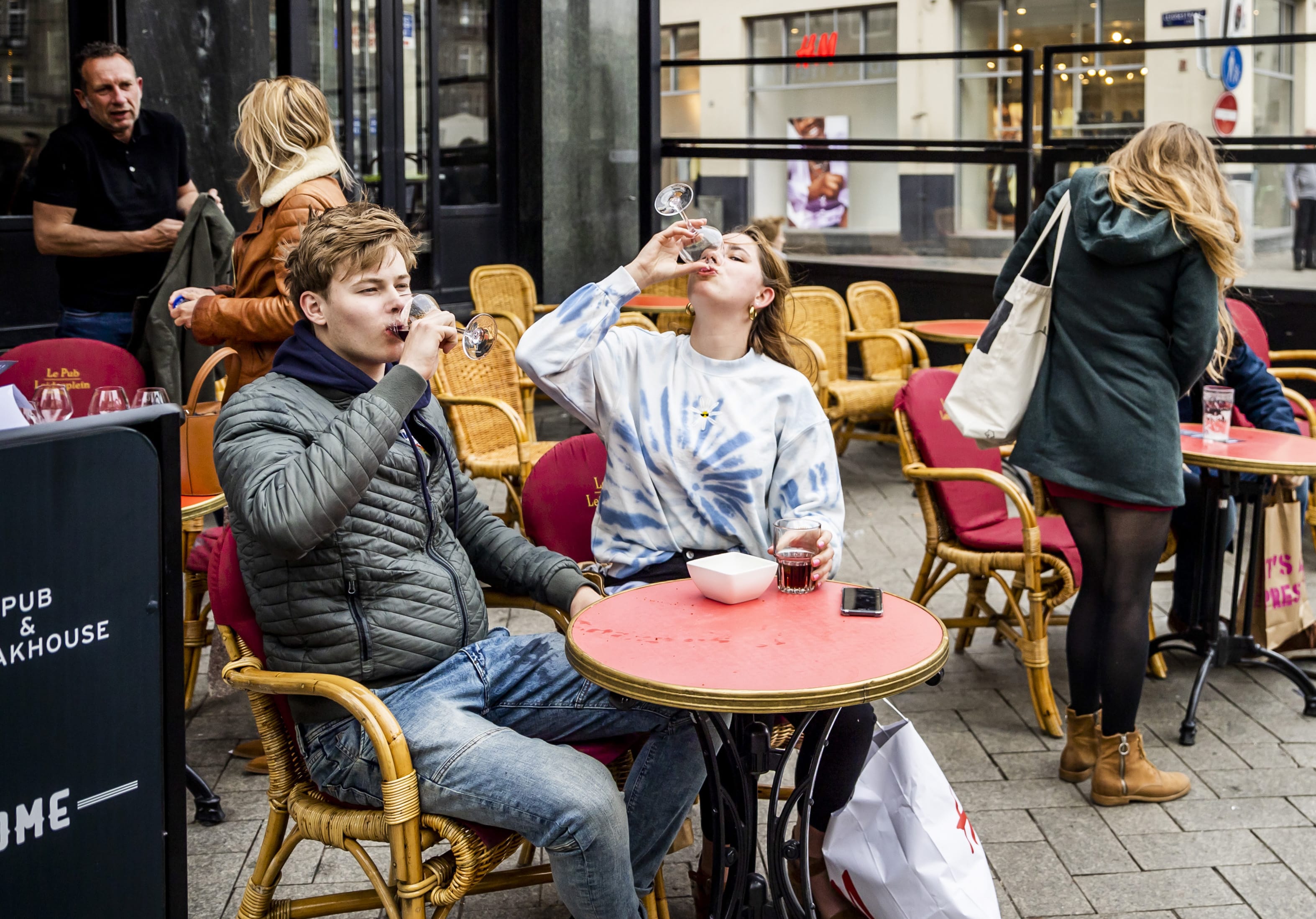 'Meer vrijheid voor horeca die gasten vraagt om negatieve test'
