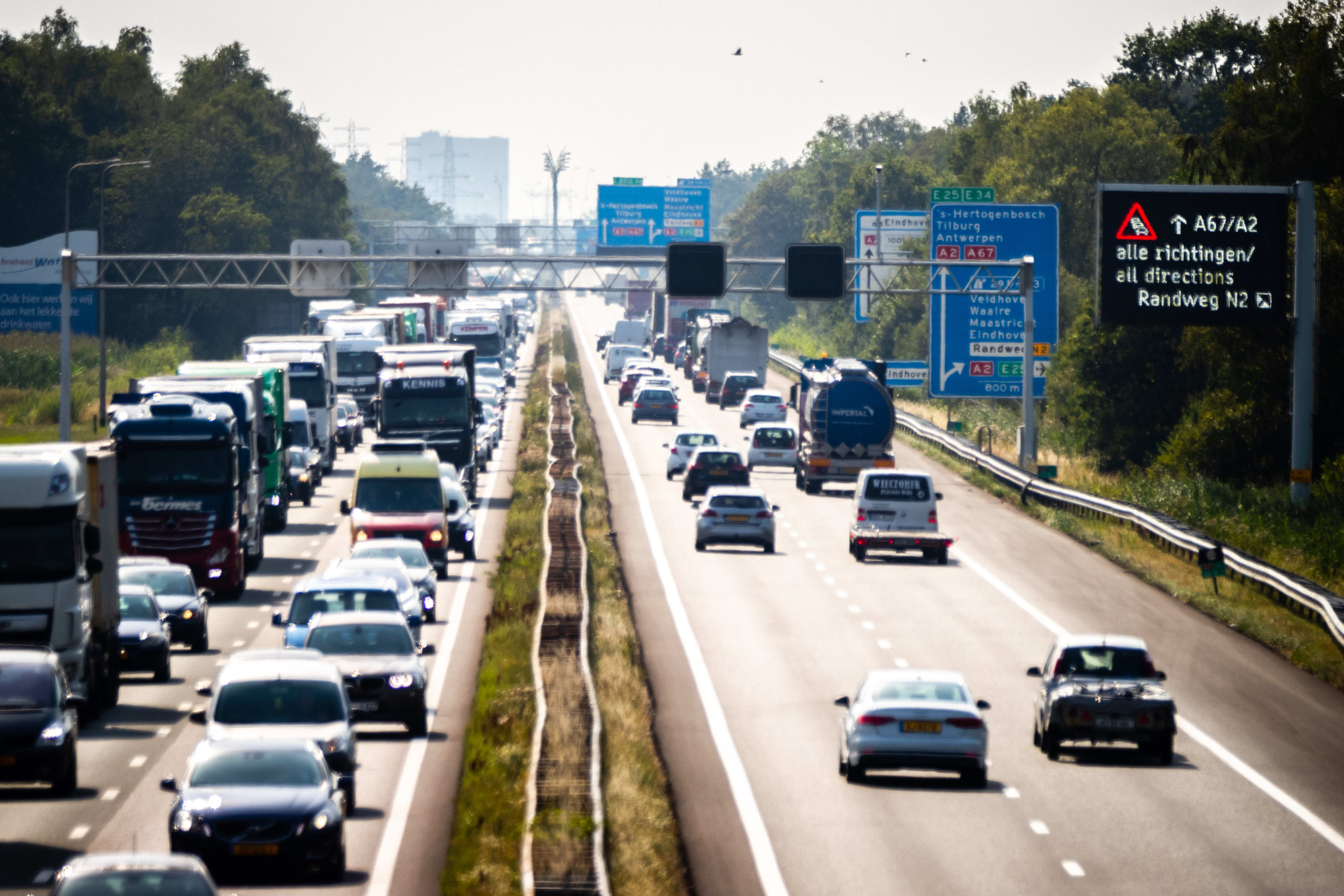 Rijkswaterstaat waarschuwt voor maandenlange hinder op A15 tussen Ridderkerk en Deil