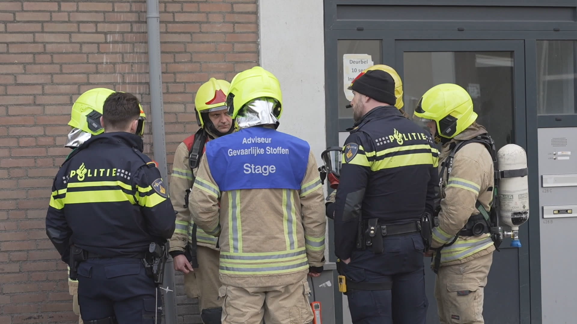 Mogelijk drugslab in Rotterdamse woonwijk aangetroffen na stankoverlast