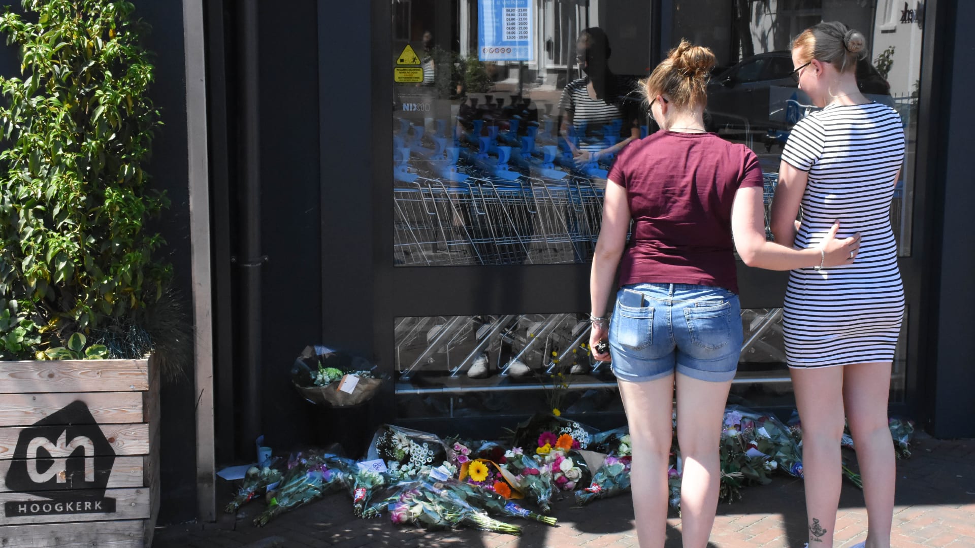 OM eist 10 jaar cel en tbs voor doodsteken Dinant (14) in supermarkt Hoogkerk