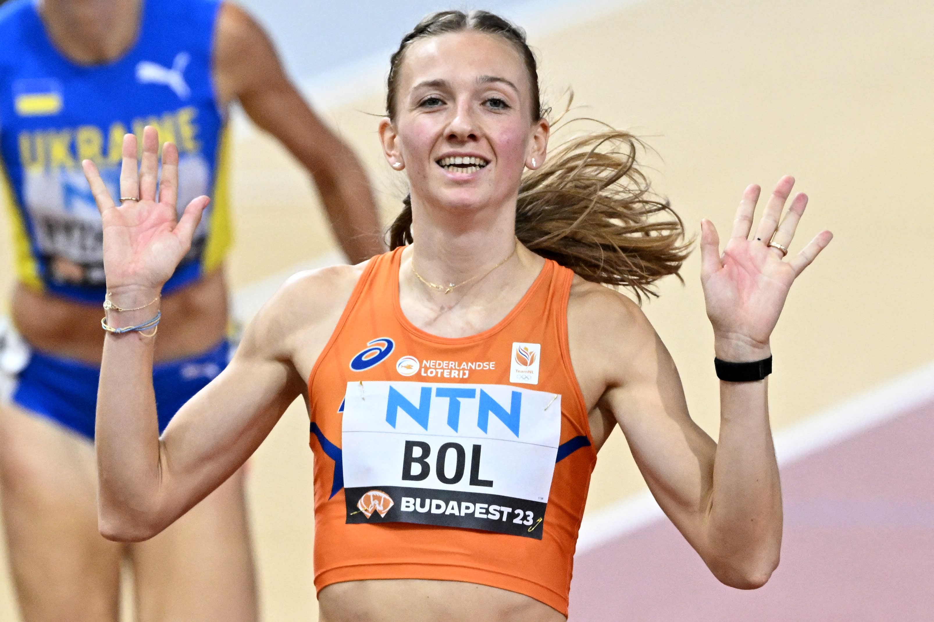 Femke Bol pakt goud op 400 meter horden bij WK Atletiek