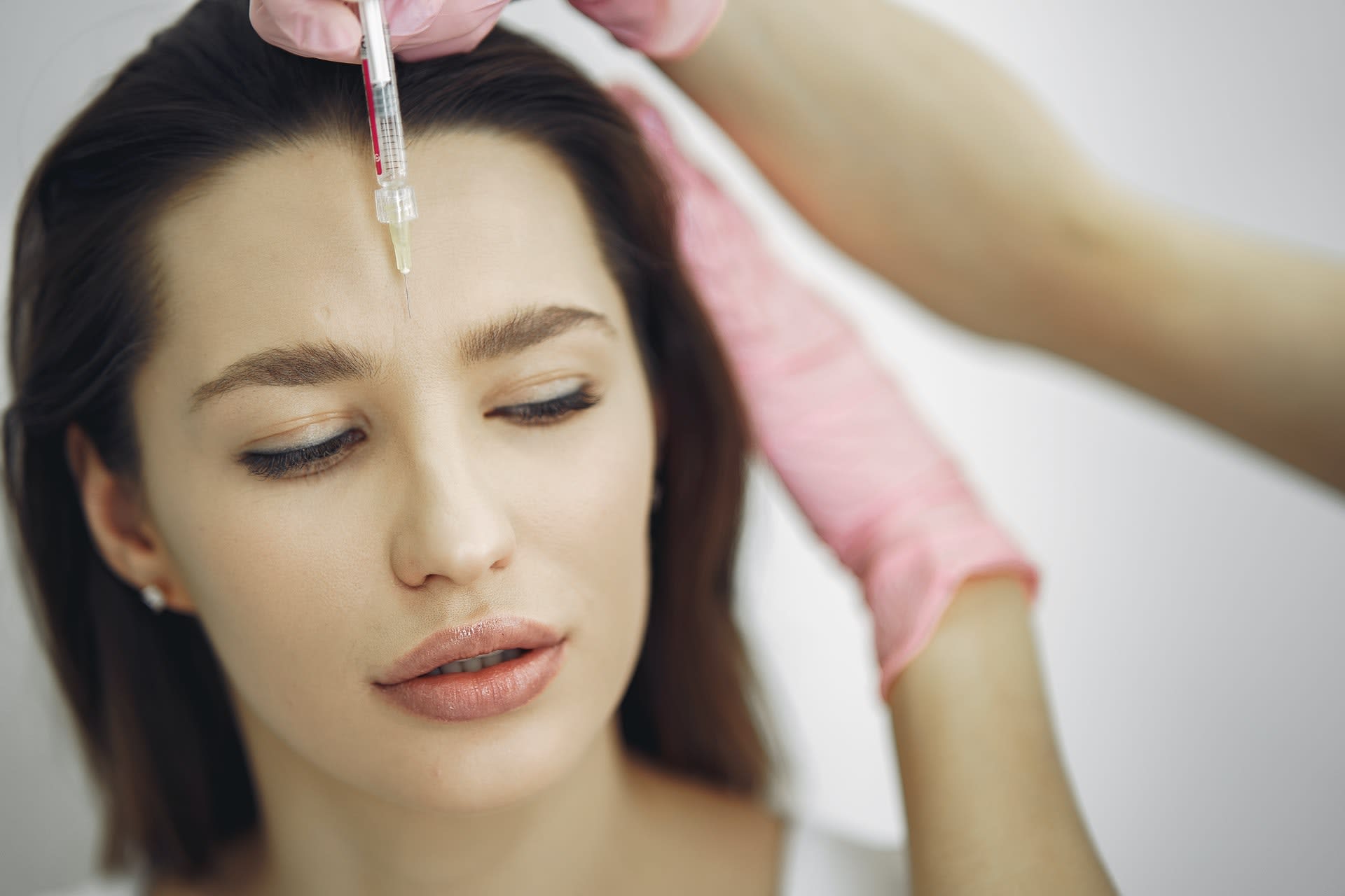 Reclame Code Commissie waarschuwt voor cosmetische injecties Eindhovense schoonheidssalon 