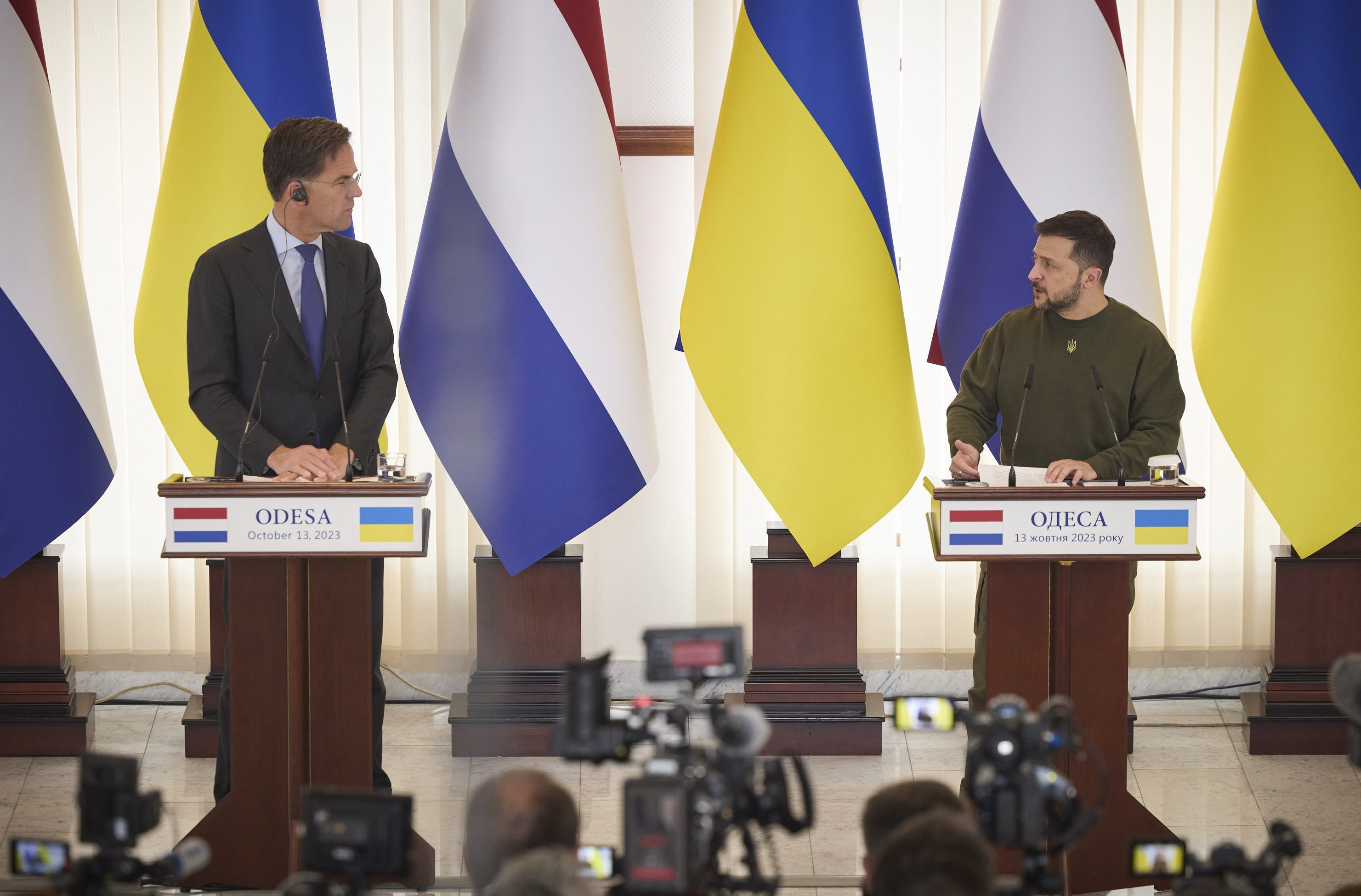 Rutte belooft in Oekraïne 150 miljoen euro extra voor munitie