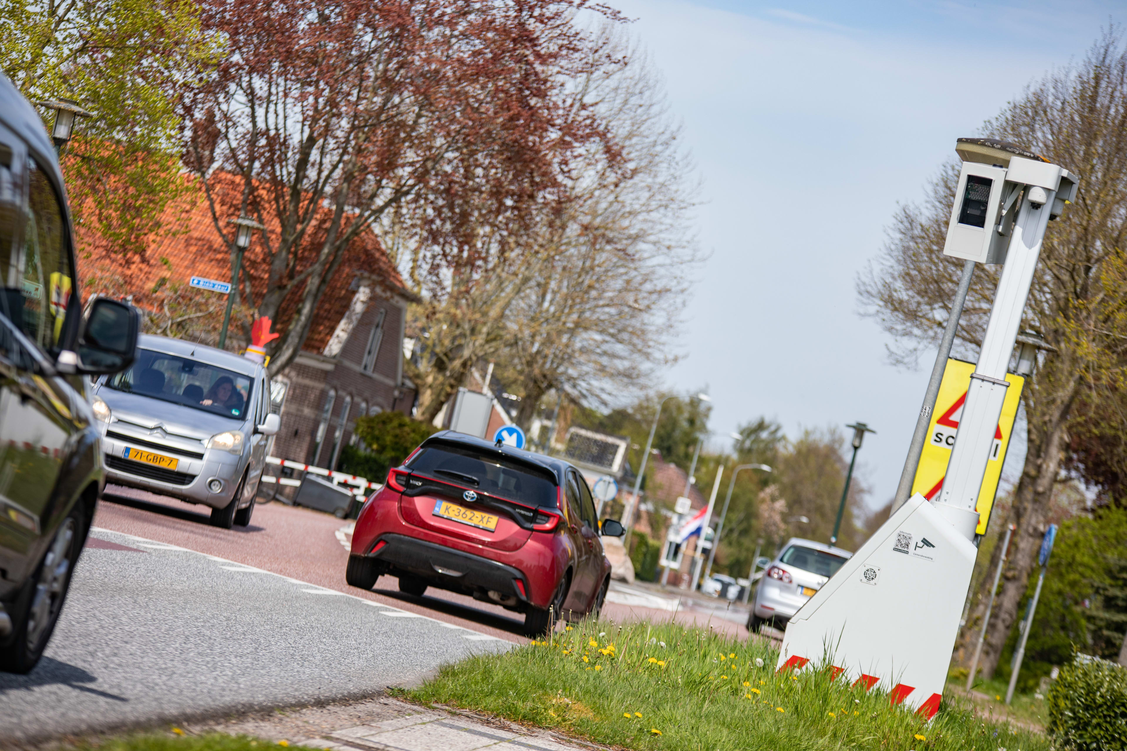 150 nieuwe flitspalen tegen snelheidsduivels en appende bestuurders