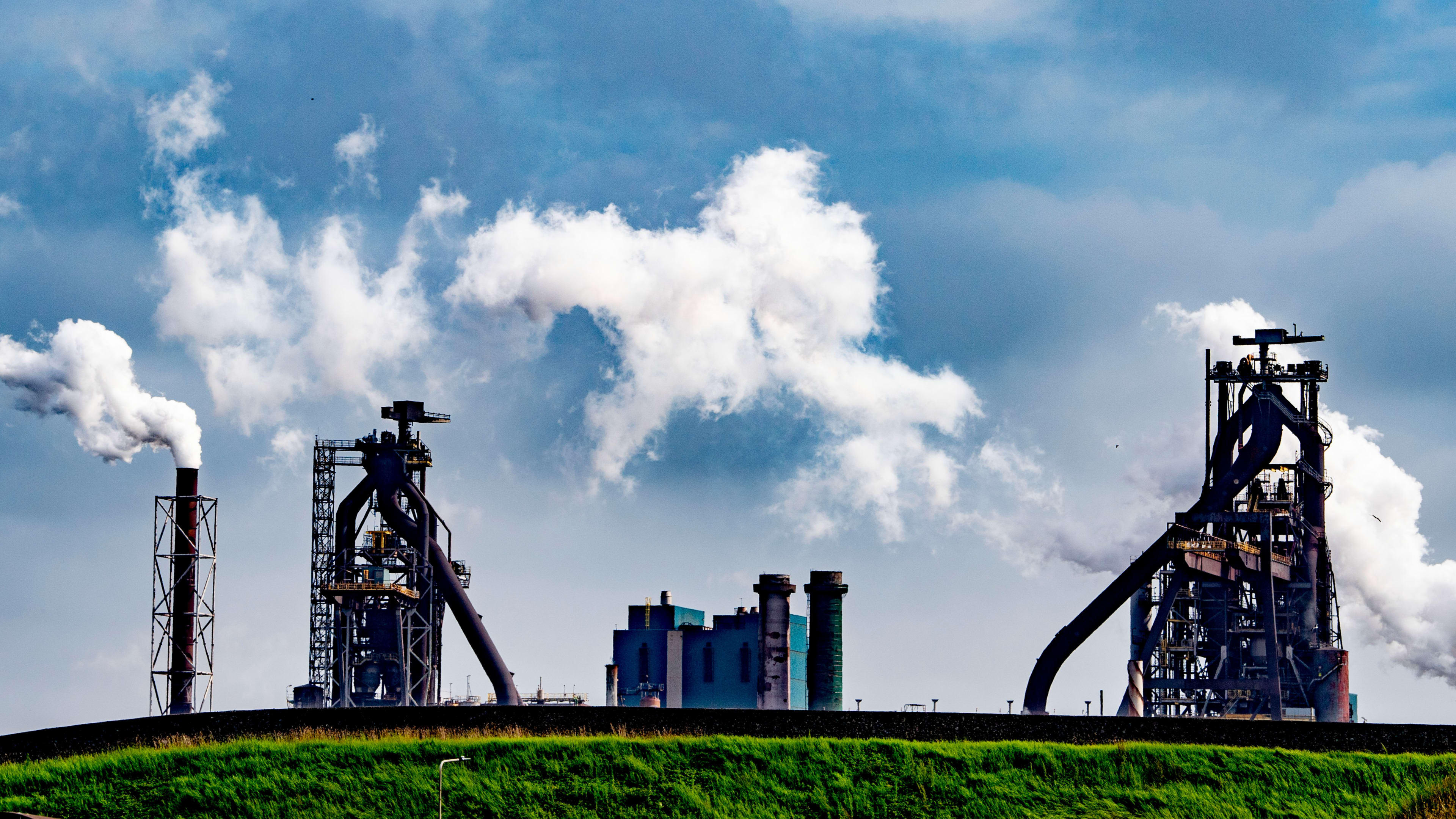 Kabinet wil door met vergroeningsplan Tata Steel, onderzoekt versnelling