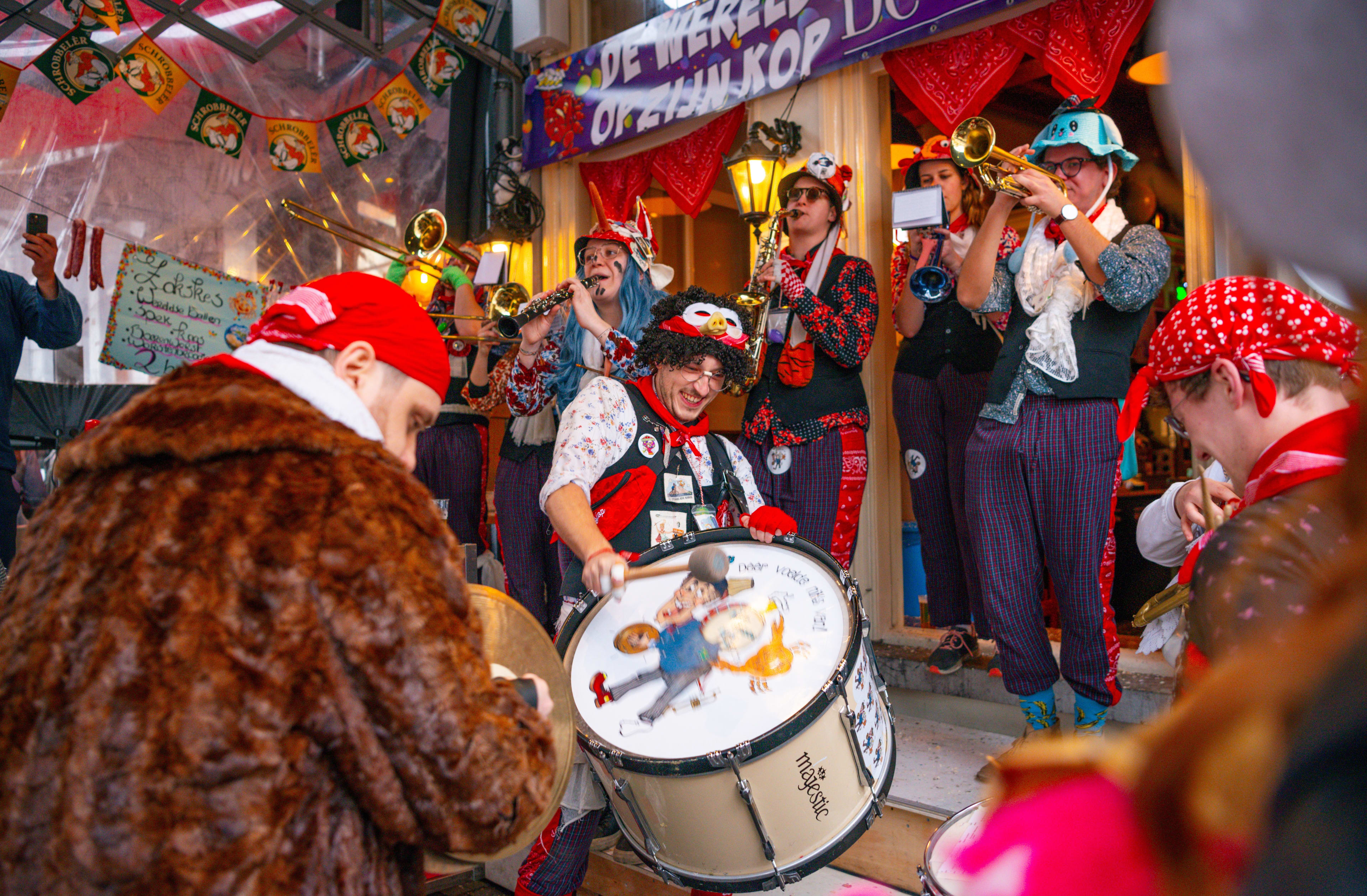 Kiel aan of toch je piratenpak? De do's en don'ts in elke carnavalsstad