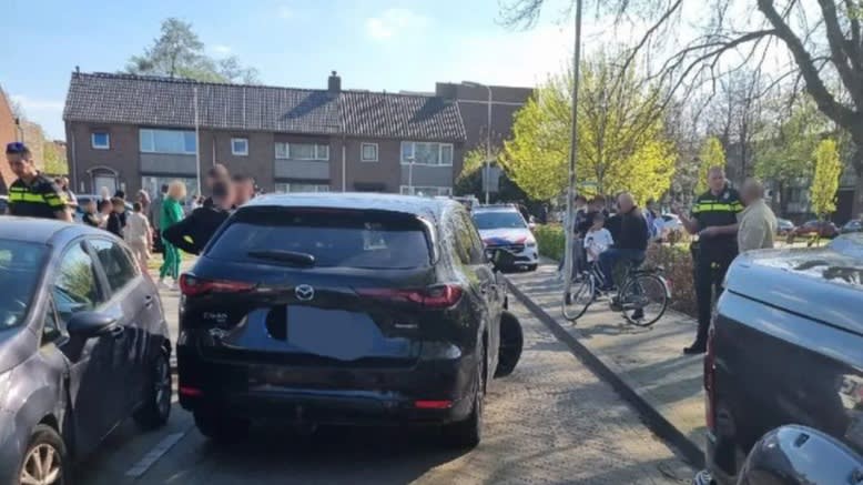 Autodief maakt slippertje op de vlucht voor de politie