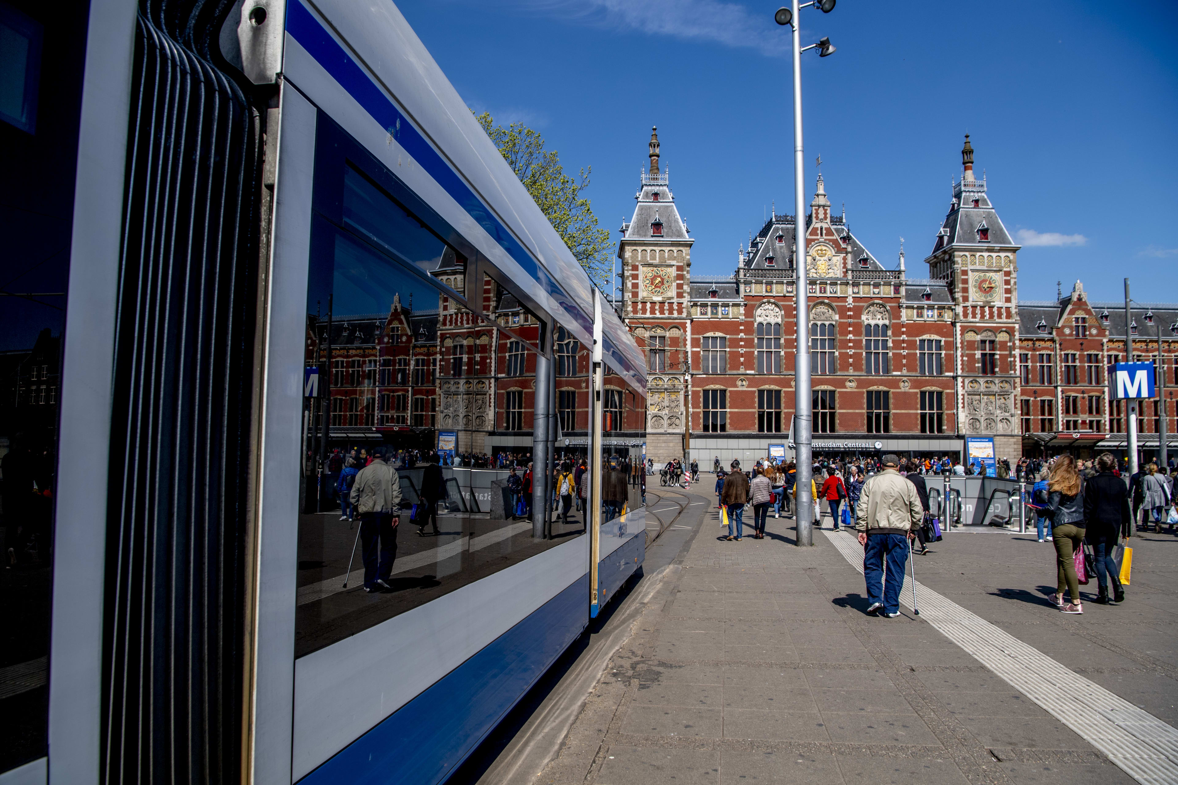 Personeel in Amsterdamse trams en bussen mishandeld door zwartrijders