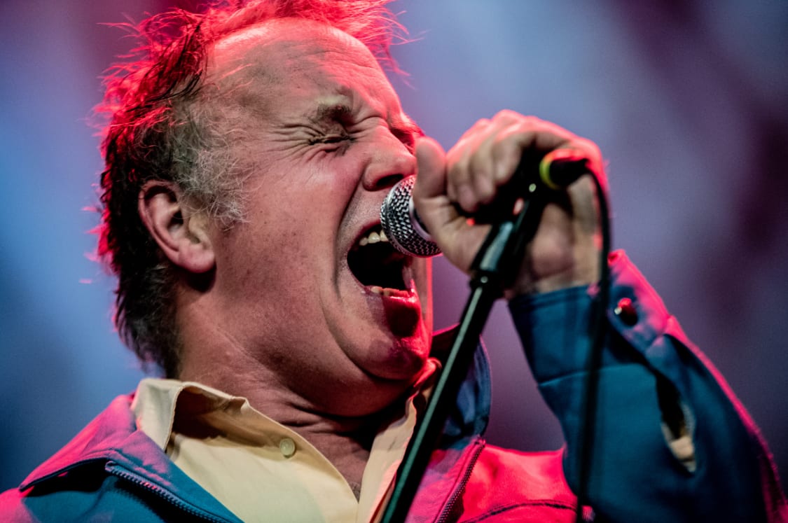 Zanger Bob Fosko (64) van 'Poep in je hoofd' en 'Gabbertje' overleden