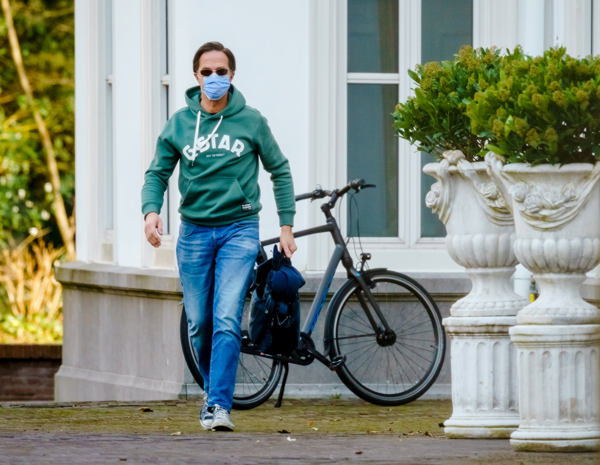 Overleg in Catshuis is begonnen: versoepelen of niet versoepelen?