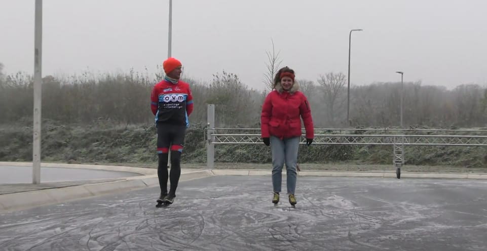 In Winterswijk gaan schaatsers over één nacht ijs | Hart van Nederland