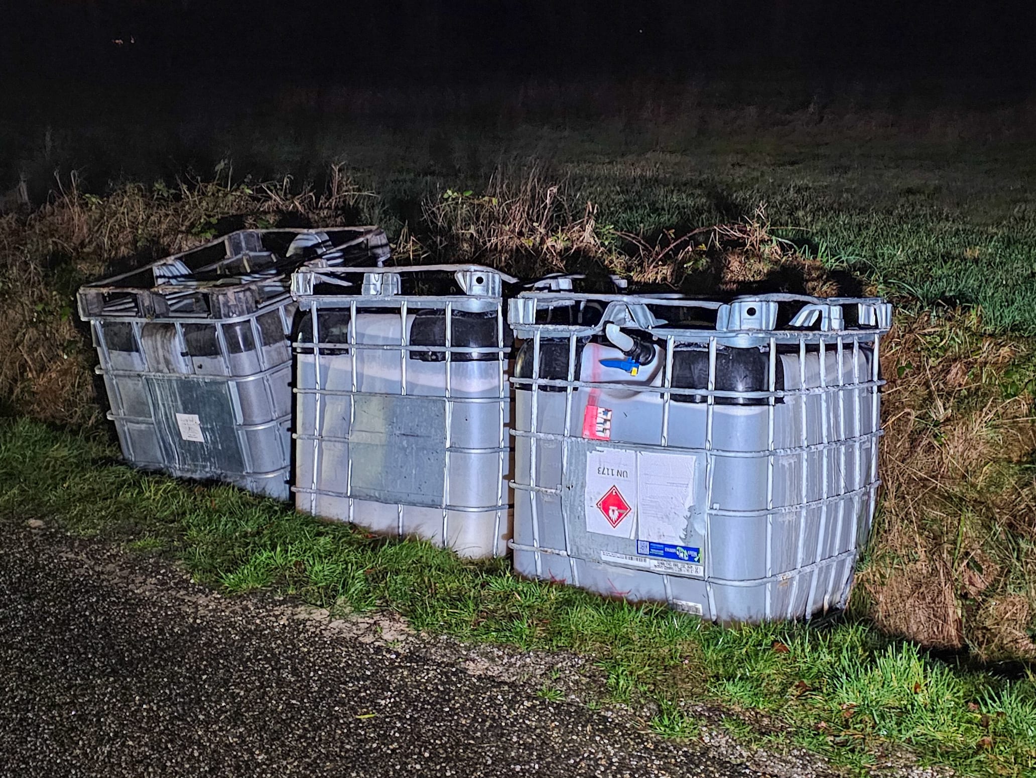 3000 liter vermoedelijk drugsafval gedumpt bij Enschede