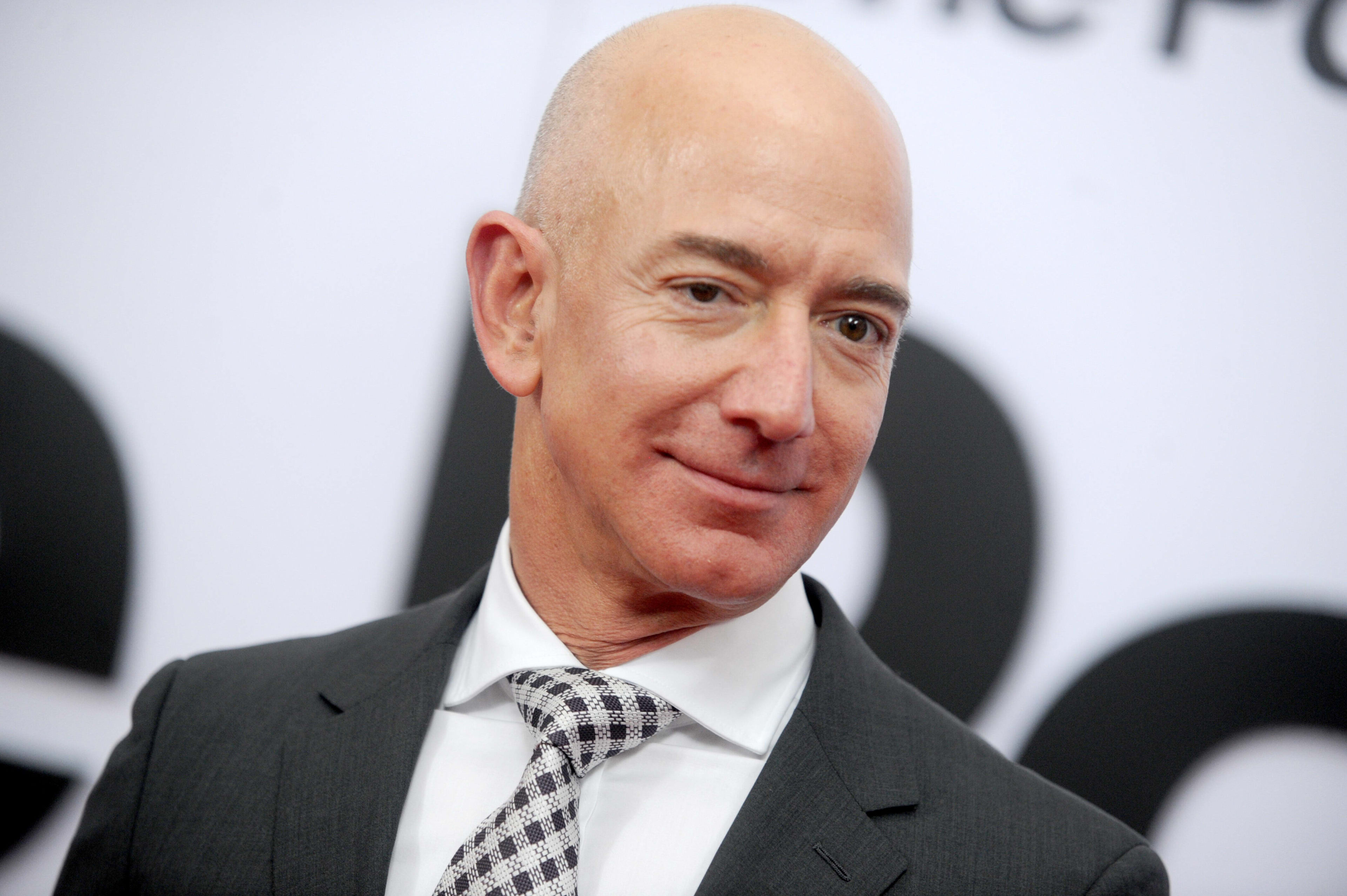 Jeff Bezos bestelt gigantisch superjacht in Alblasserdam