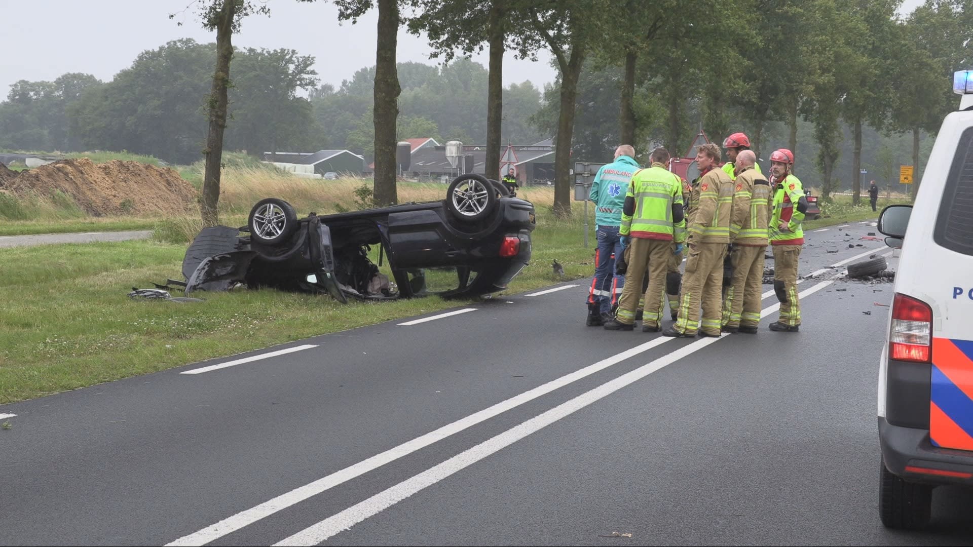 Man (65) uit Winterswijk overleden na botsing met vrachtwagen, vrouw gewond