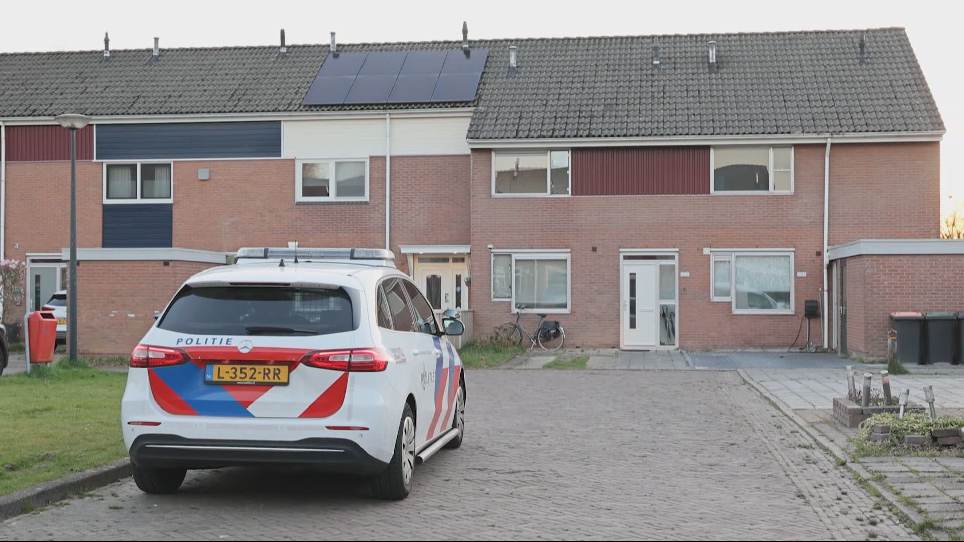 Woning Enschede doorzocht in zoektocht naar vermiste kinderen (6 en 11)