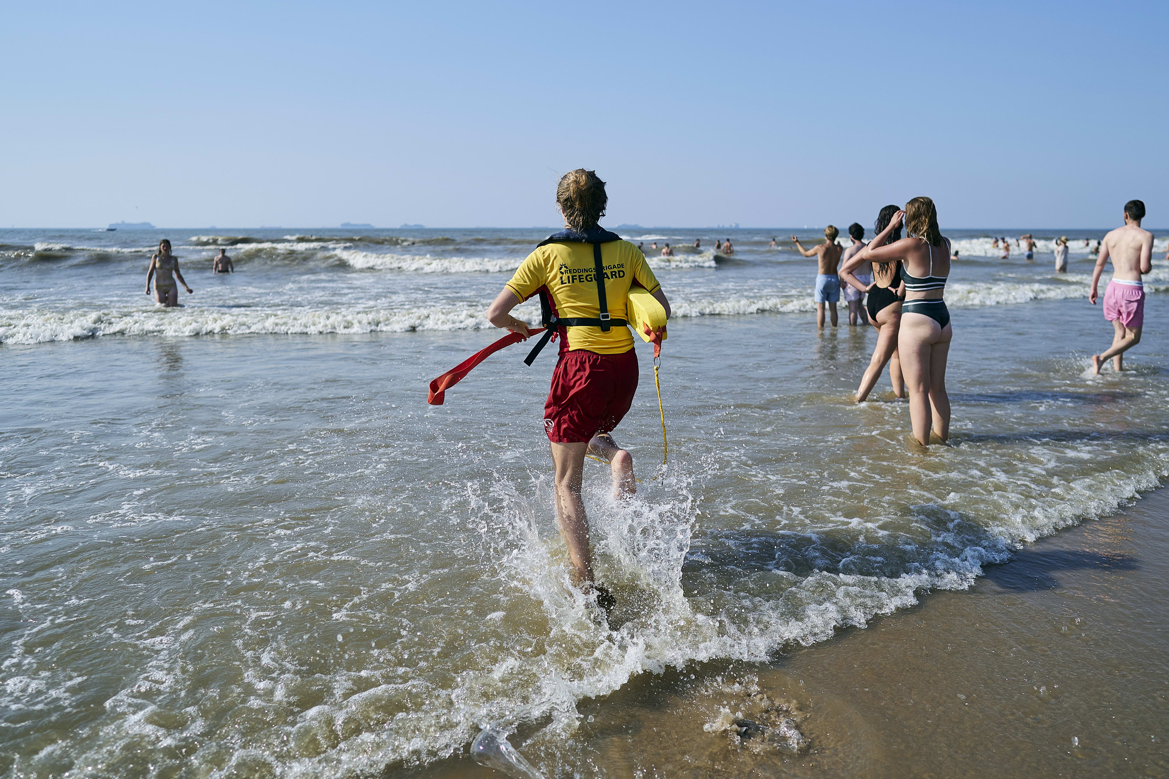 Hulpverleners tijdens inzet massaal belemmerd door drukte op stranden