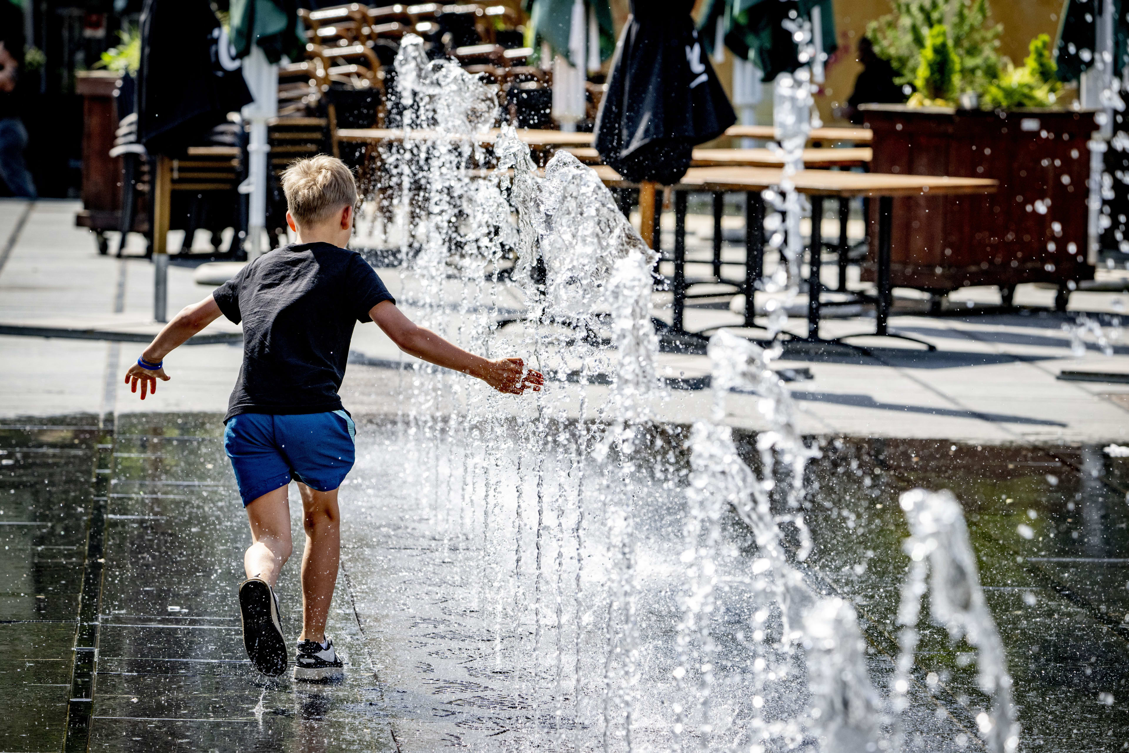 Eerst grijs maar heb geduld: later zon en hoge temperaturen (en code geel)