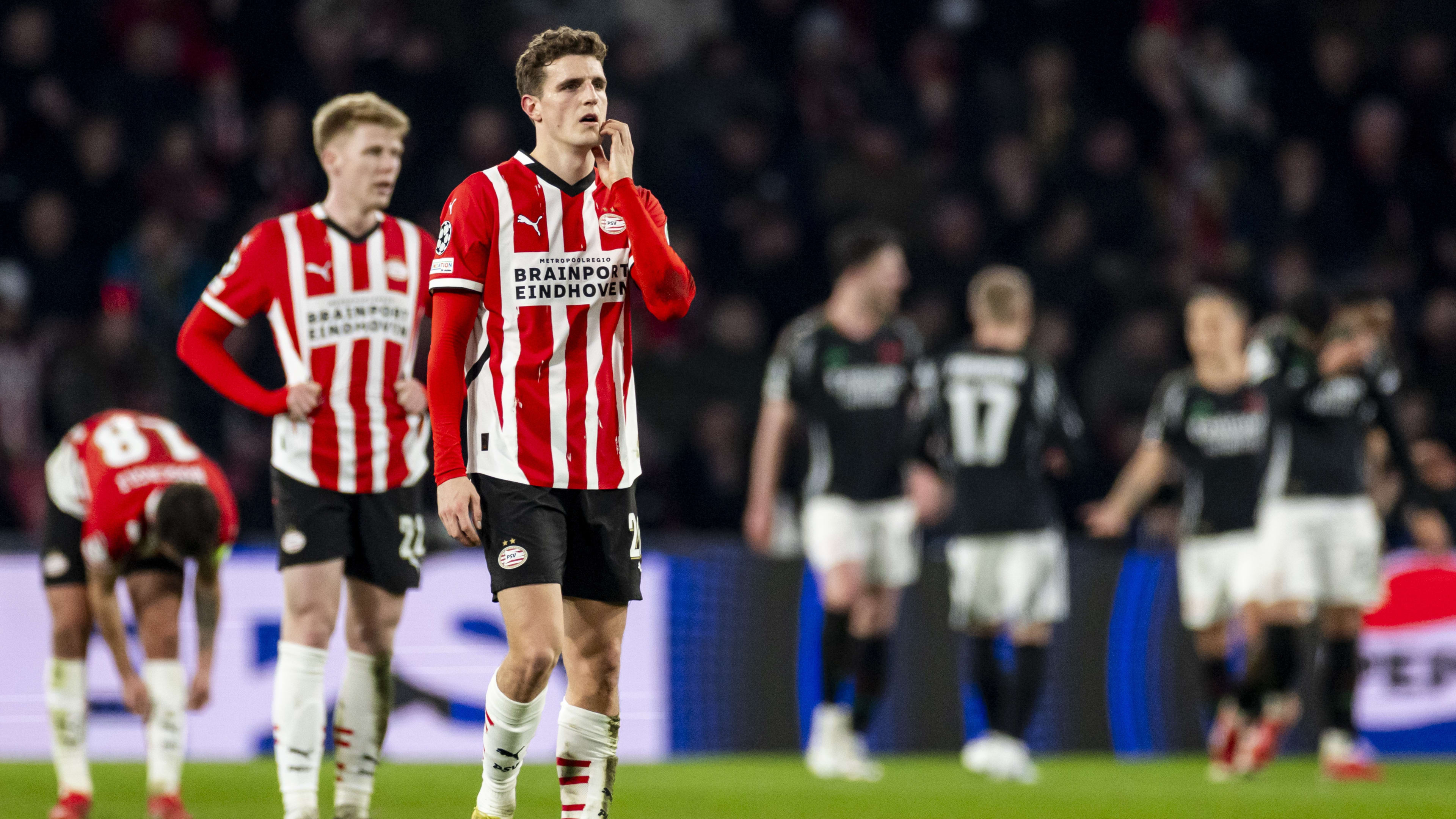 PSV hard onderuit tegen Arsenal (1-7) in Champions League