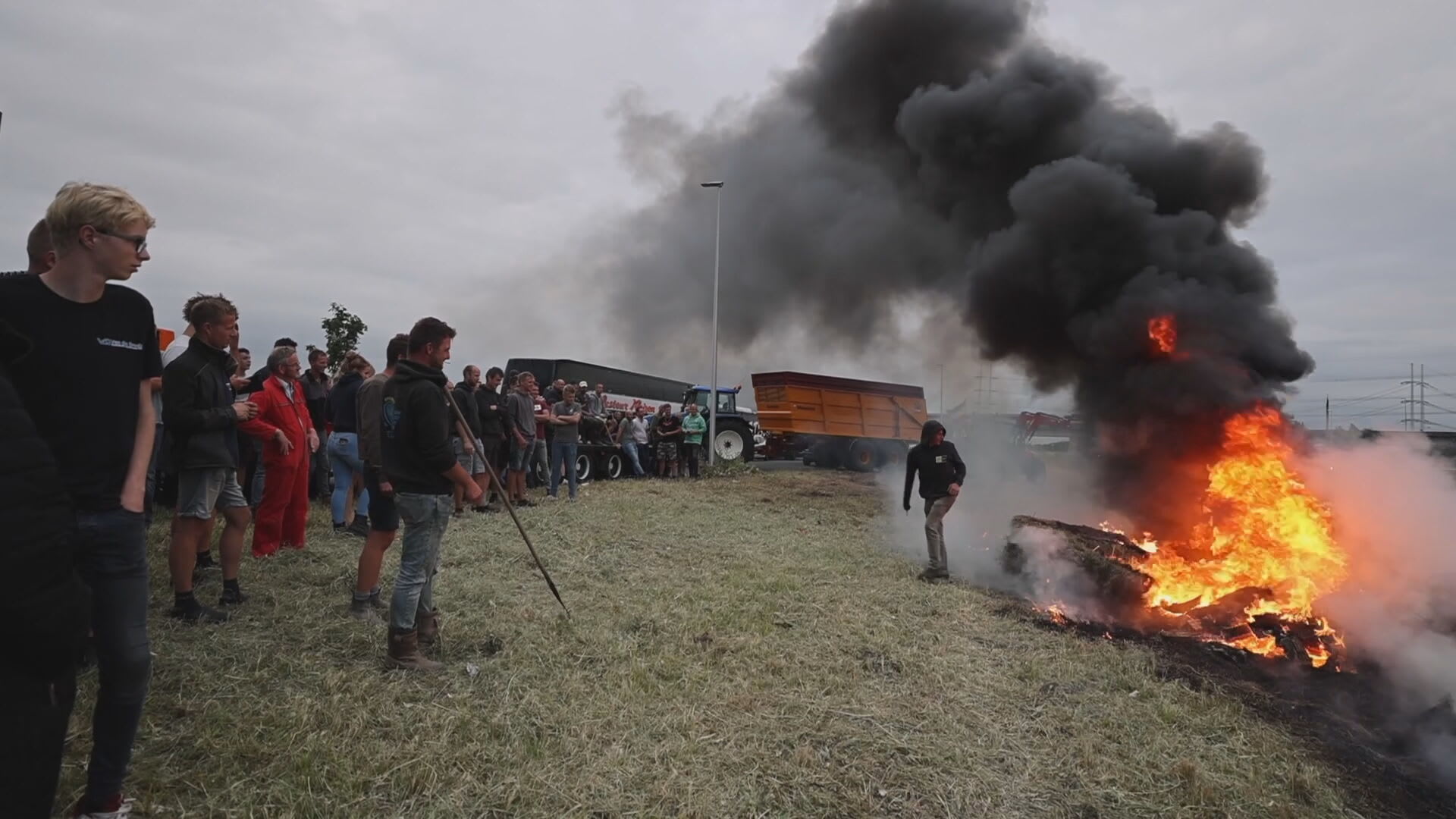 Bijna twintig blokkeerboeren die weigeren te vertrekken in Bleiswijk opgepakt