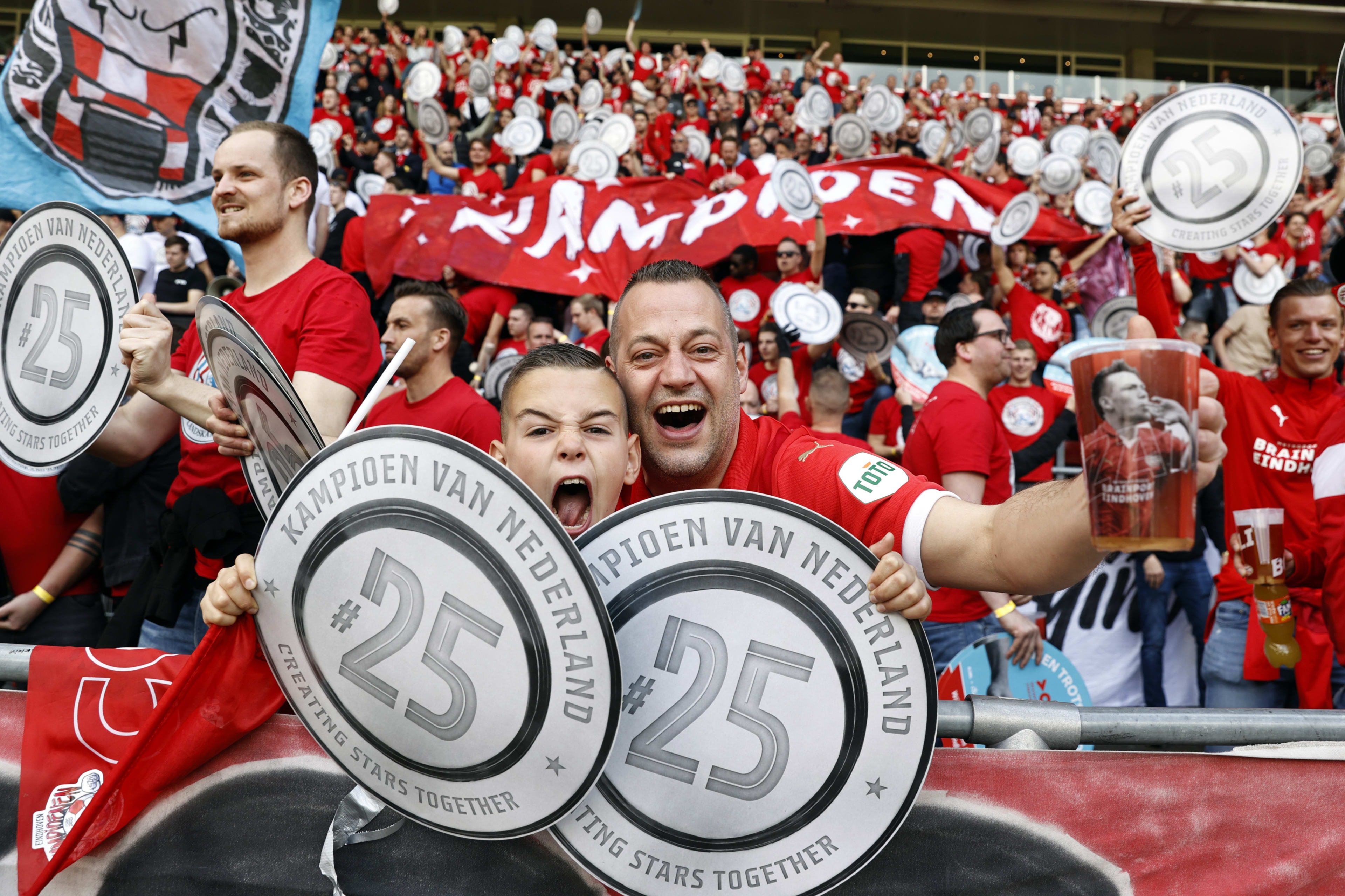 PSV verslaat Sparta in spannende wedstrijd en kroont zichzelf tot landskampioen