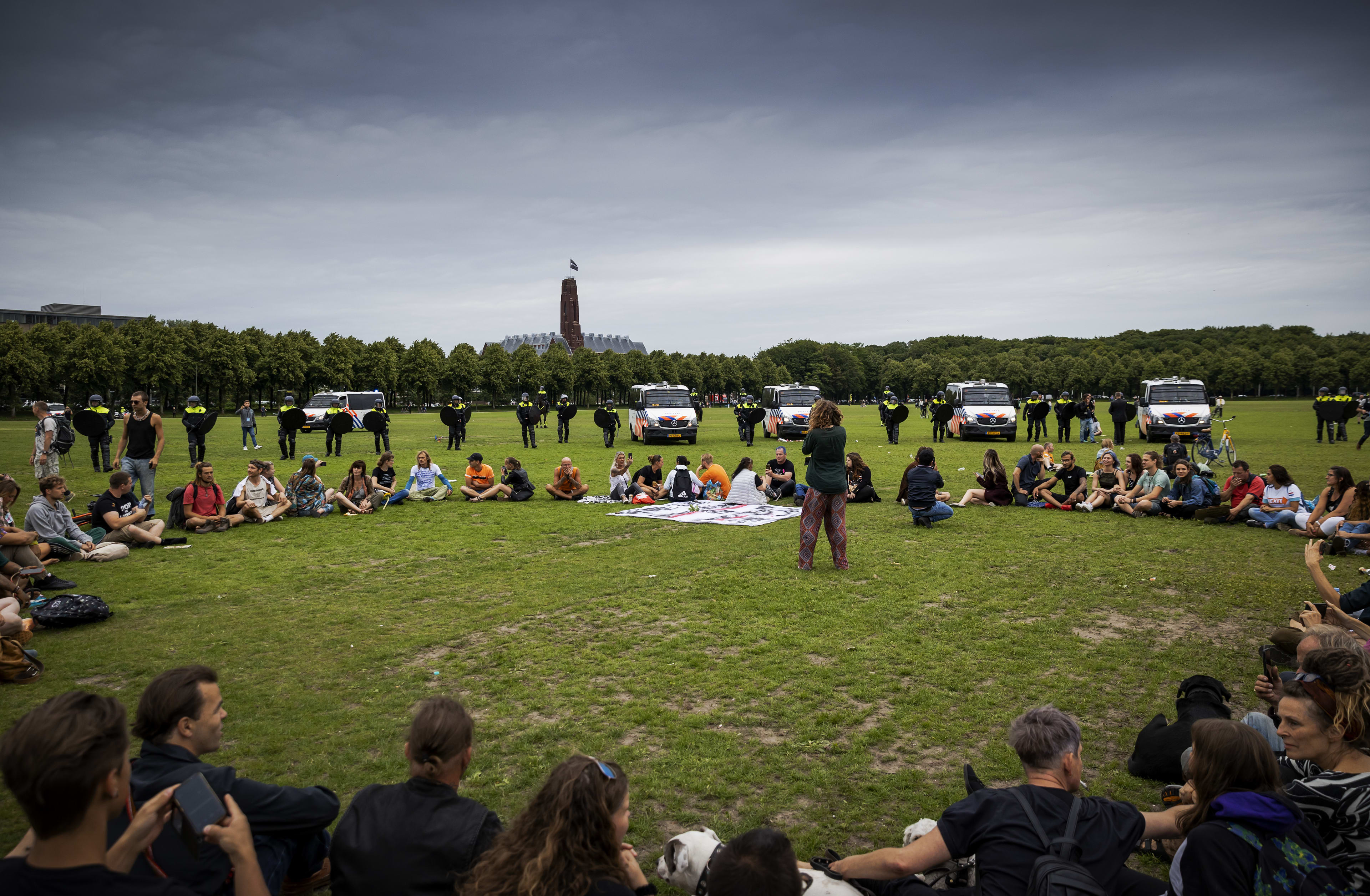 Protest Viruswaanzin op het Malieveld gaat dit keer wél door