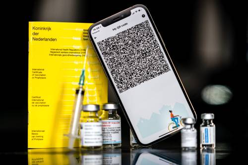 'Bedrijven moeten werknemers zonder vaccinatiebewijs kunnen weigeren'
