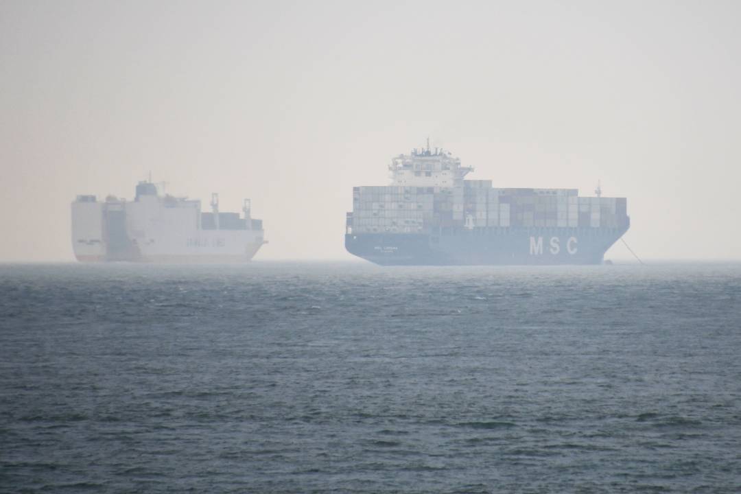 Containerschip omgedraaid op Westerschelde na dreiging schip op te blazen