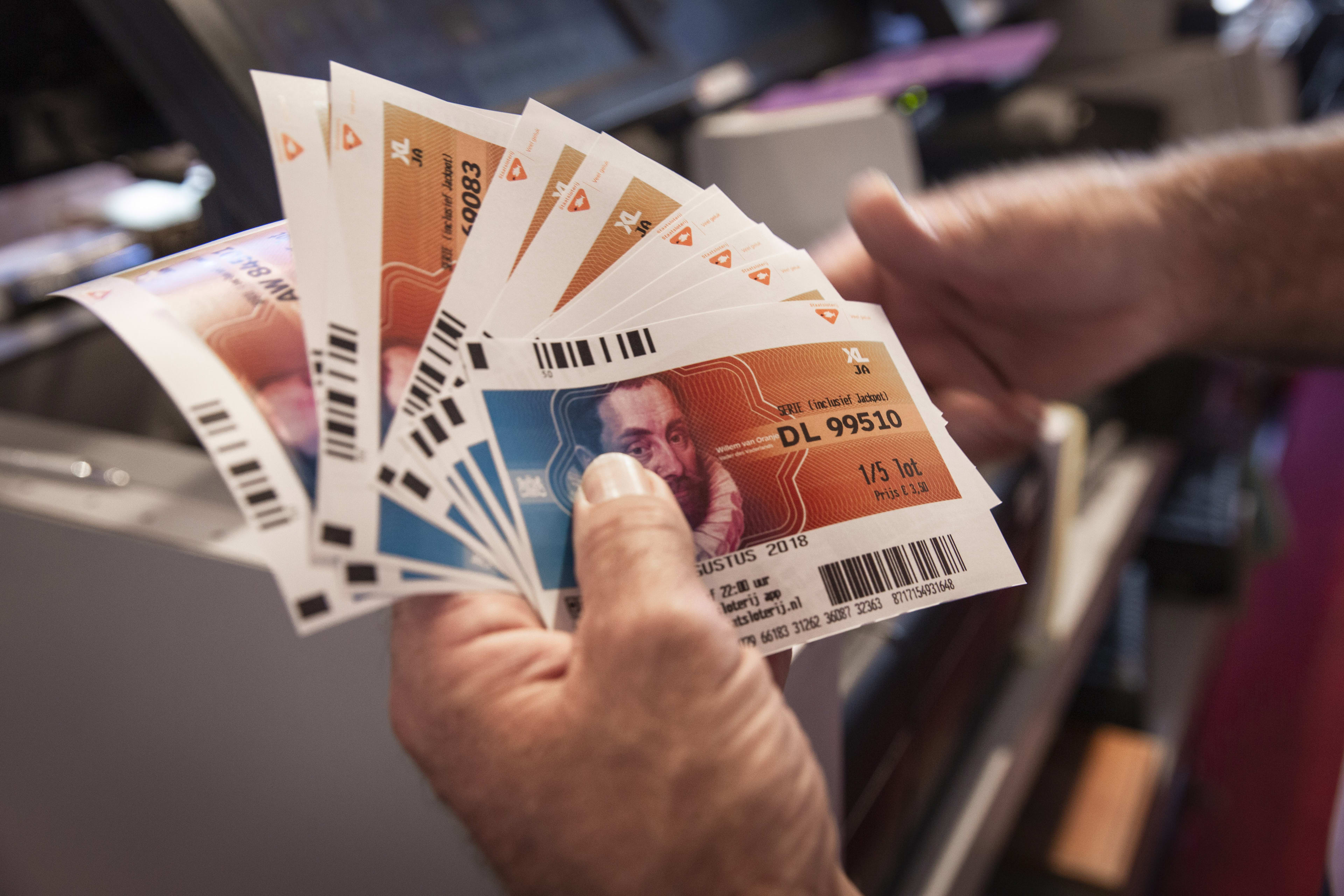Vier Nederlanders winnen jackpot Staatsloterij en zijn in één klap multimiljonair