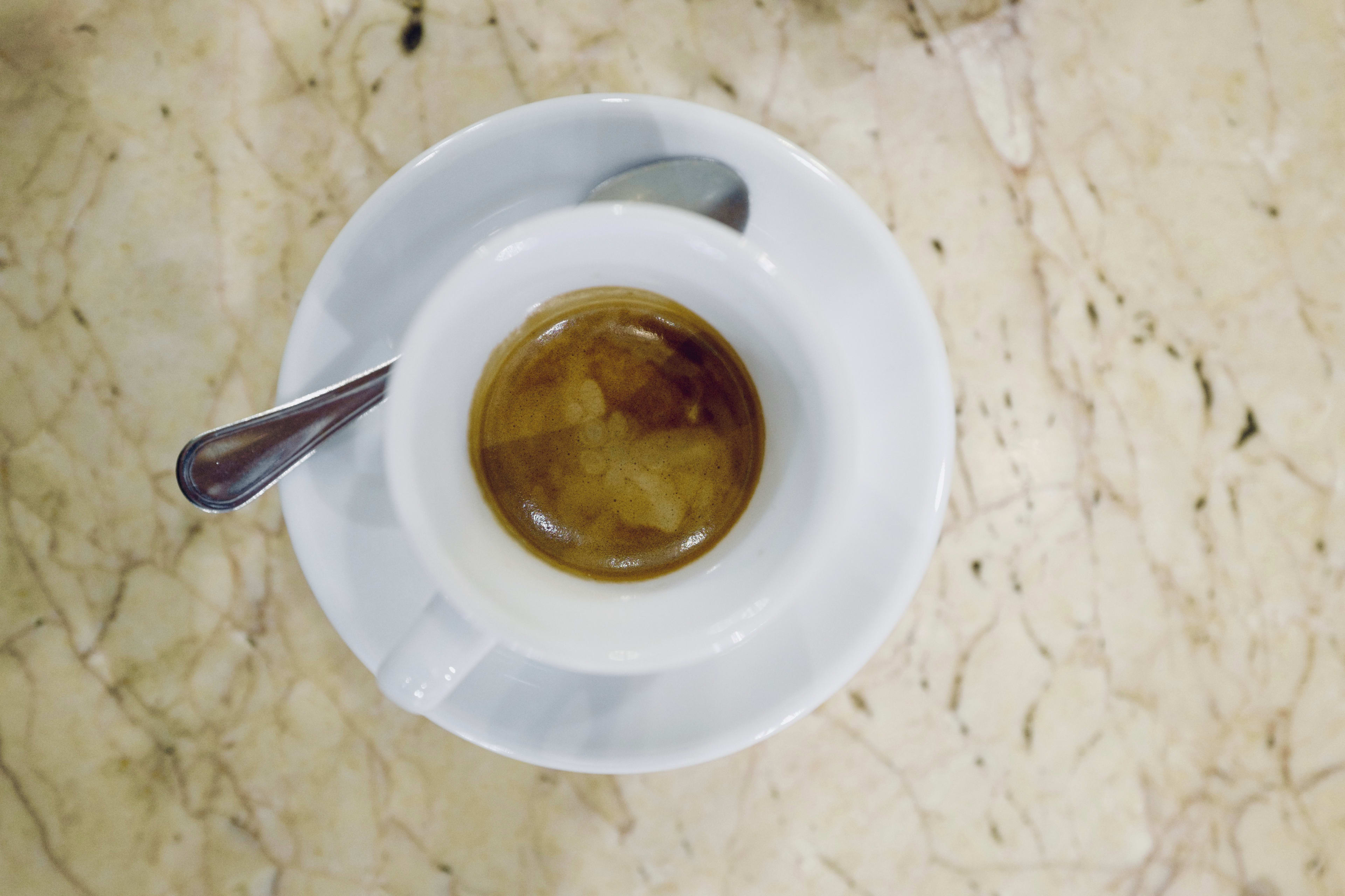 Inbreekster geniet van kop koffie tijdens insluiping in Roosendaal