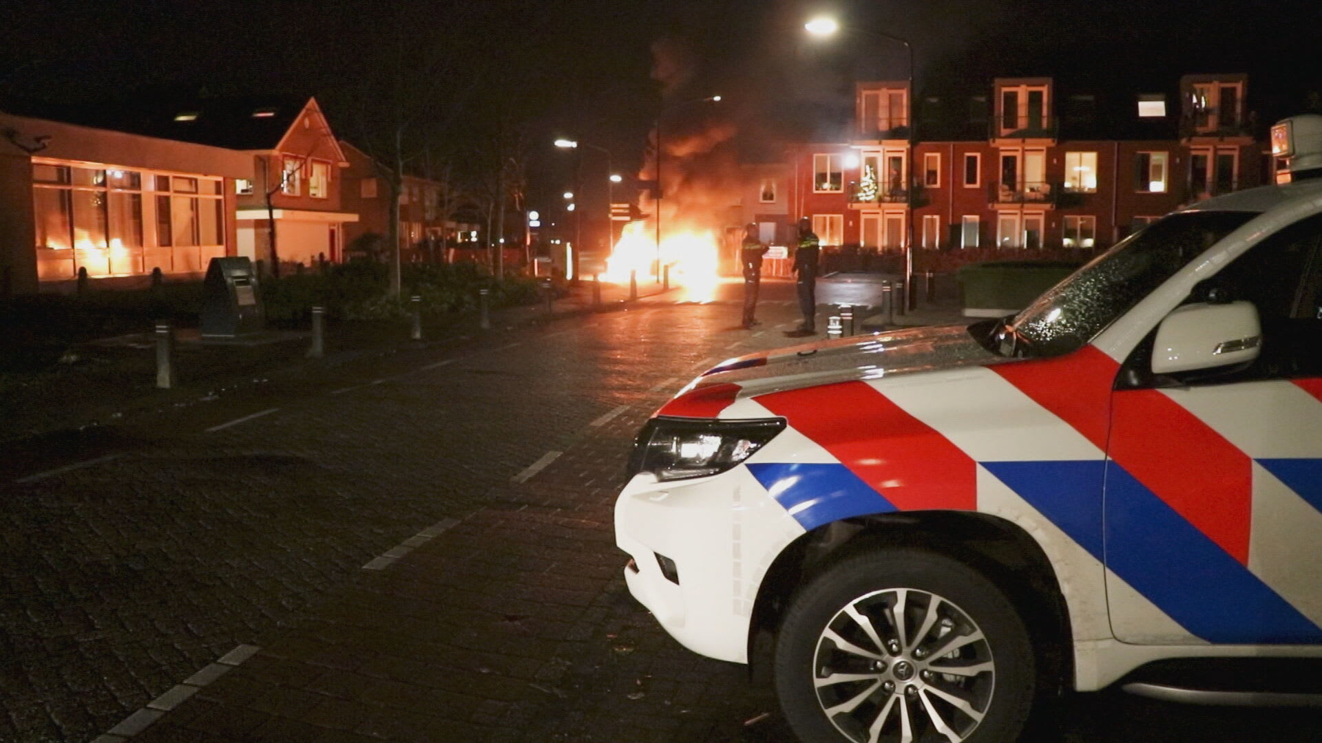 Ondanks noodverordening opnieuw auto in brand in Veen: 'Ze waren ons voor'