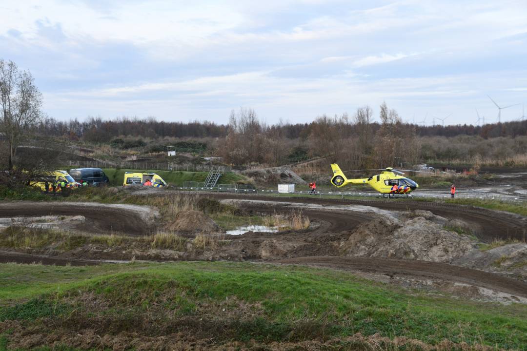 Motorrijder valt en overlijdt op crossbaan in Rilland