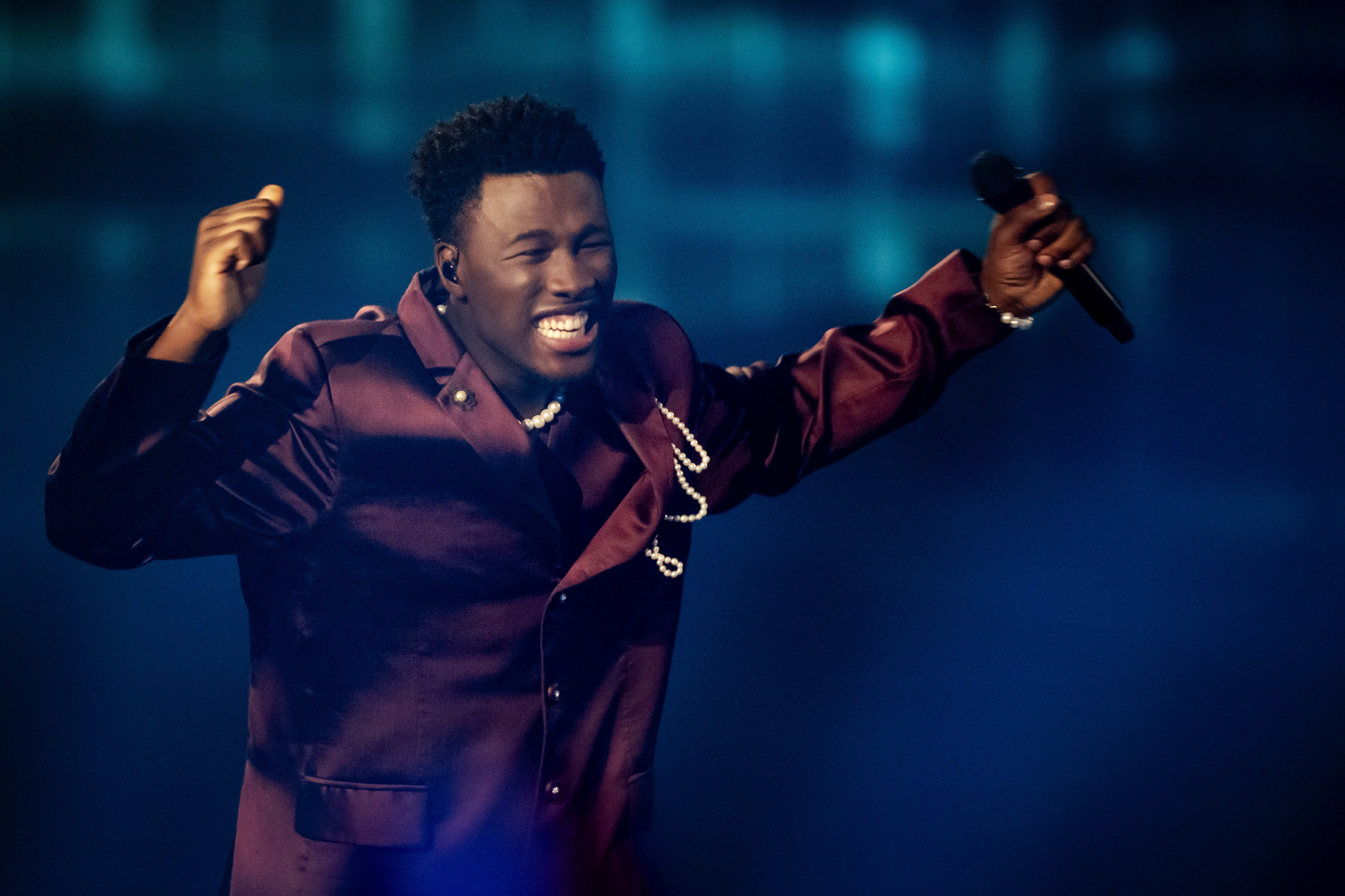 Dit is waarom Claude ineens weer volop meedoet om winst op Songfestival