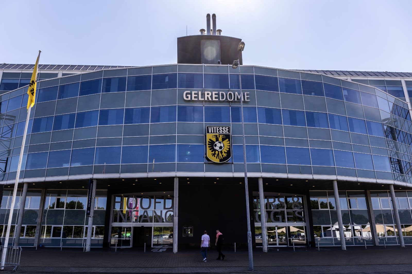 KNVB straft Vitesse hard: 21 punten aftrek wegens licentieovertredingen