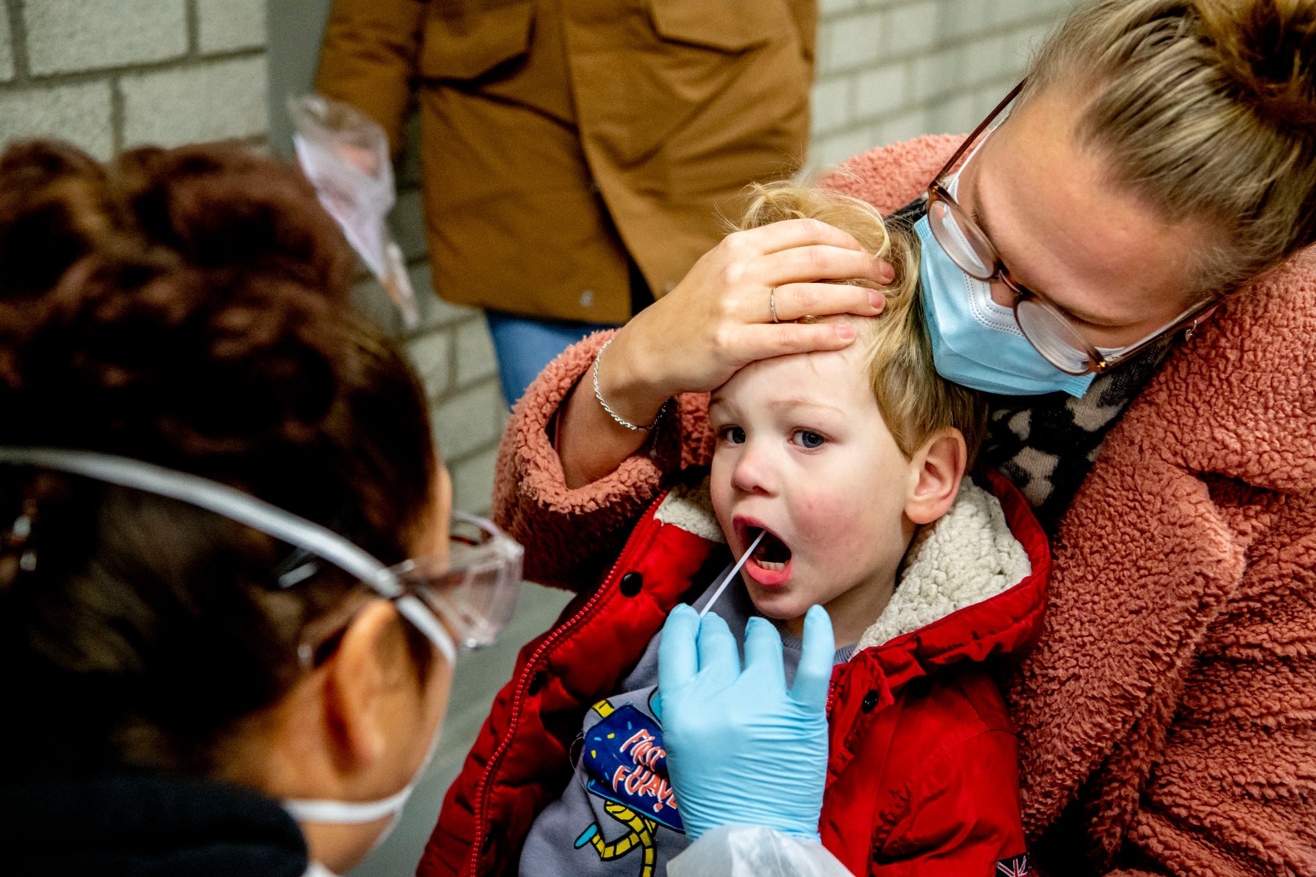 Aantal nieuwe coronabesmettingen opnieuw onder gemiddelde: 4.438