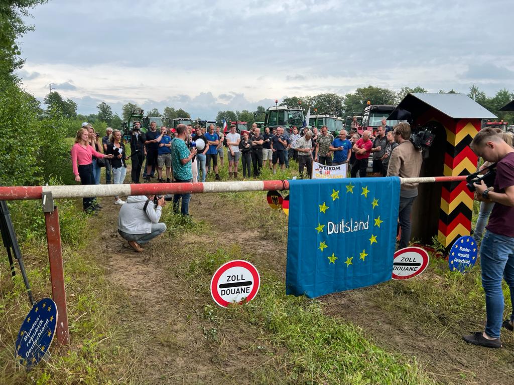 Boeren dopen natuurgebied om tot 'Duits grondgebied': 'Hier voldoen we wel aan de normen'