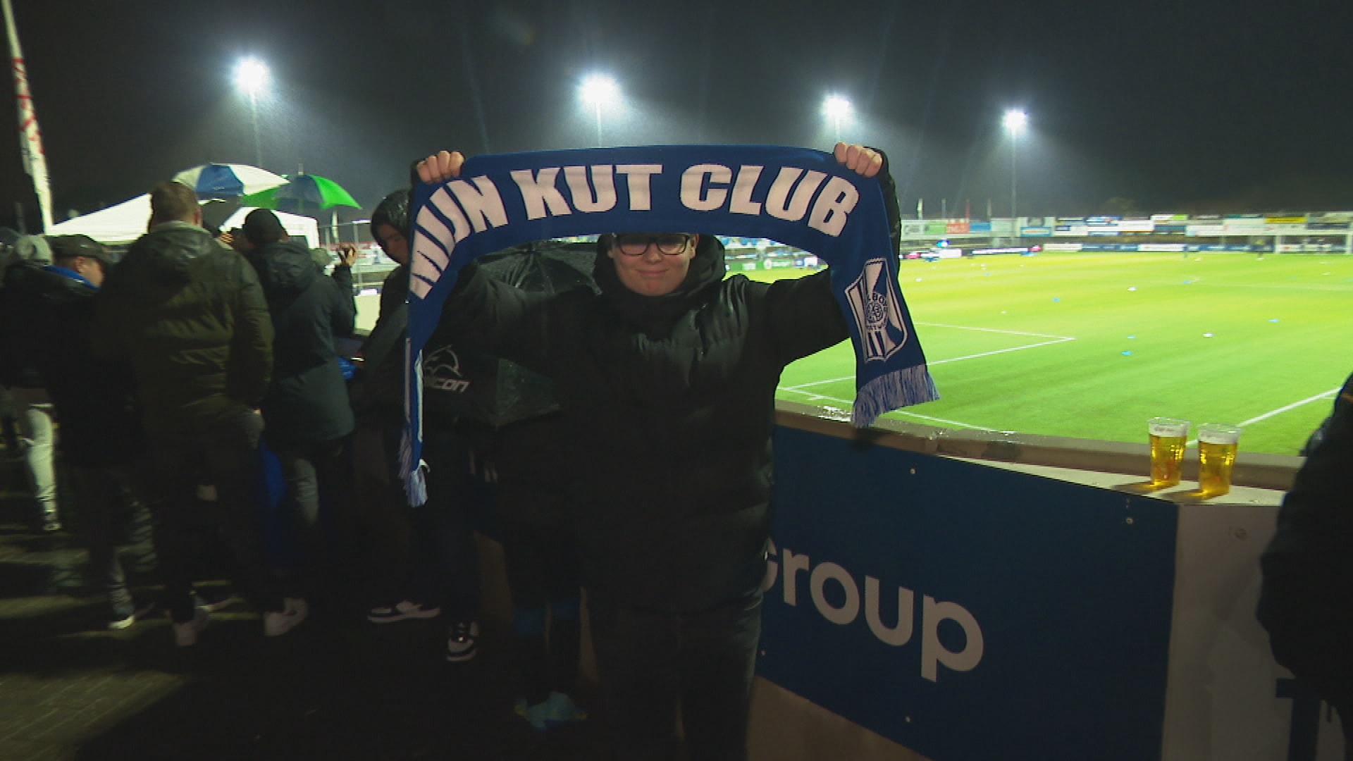 'Kutclub'-sjaals: ludieke actie voor winnend Quick Boys tijdens KNVB-duel