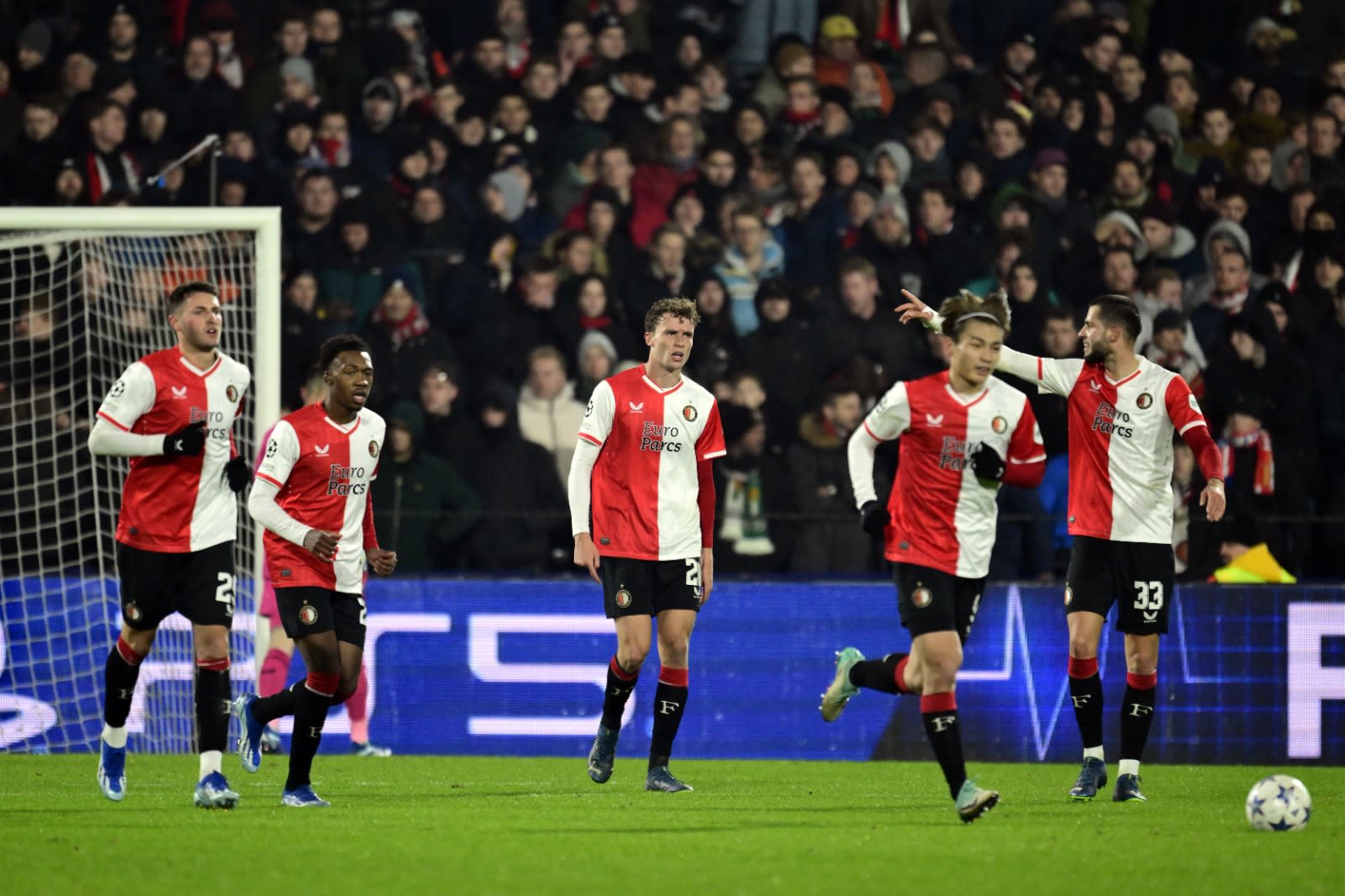 Feyenoord scoort tweemaal voor Atlético en is klaar in Champions League