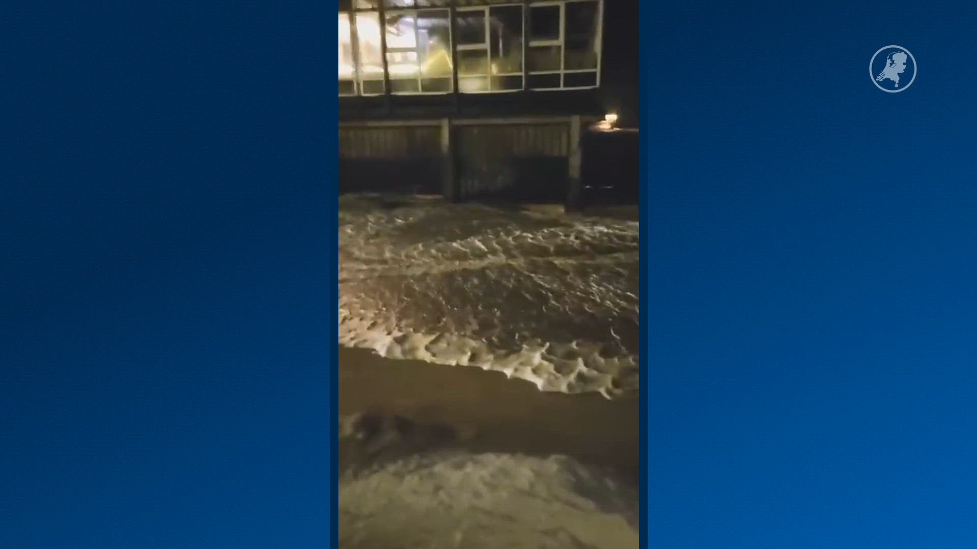 Strandtent onbereikbaar geworden door storm, 'heel frustrerend dit'
