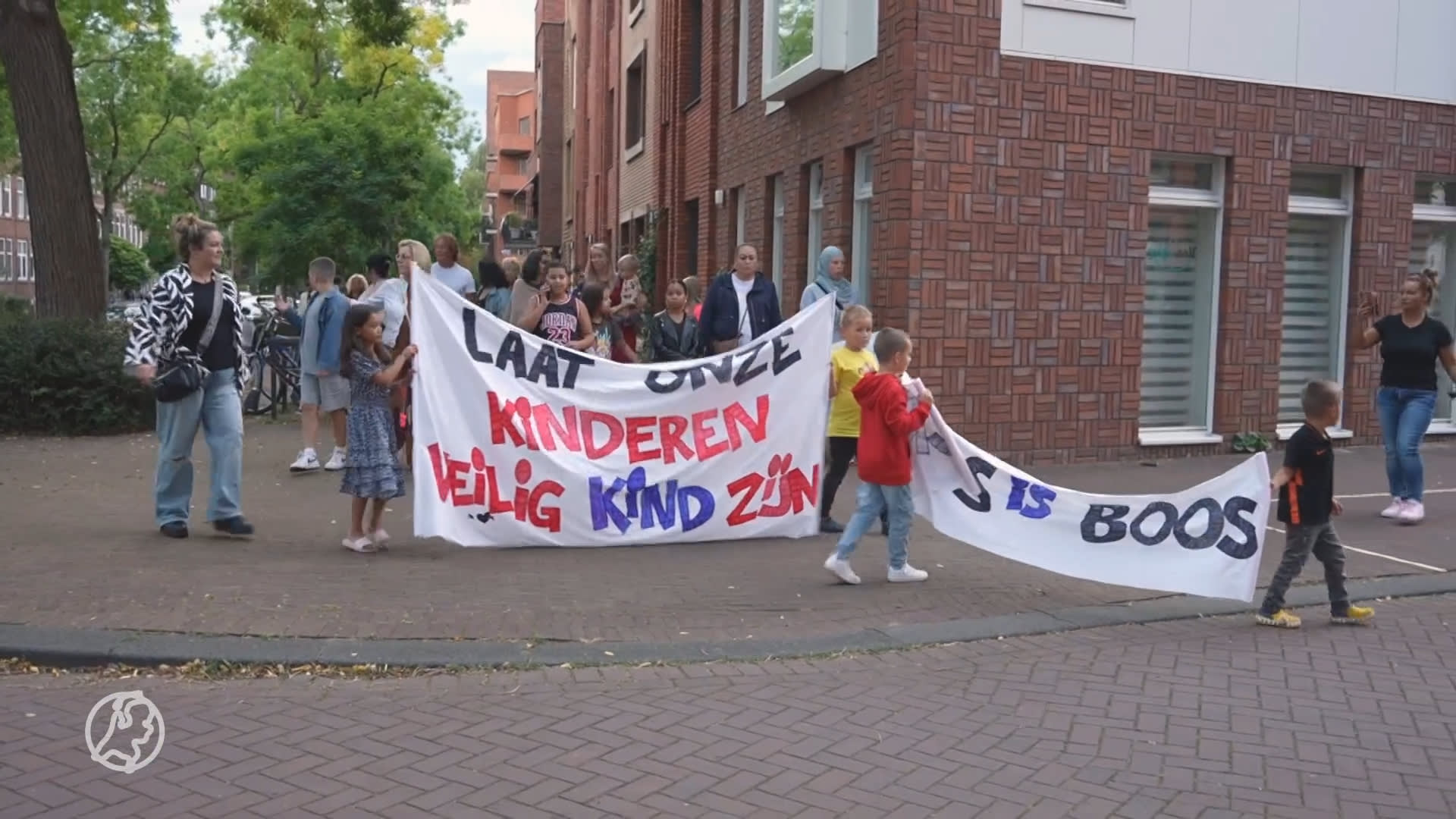 Bewoners Crooswijk in protest tegen verdachte ontvoering: 'Buurt voelt niet meer veilig'