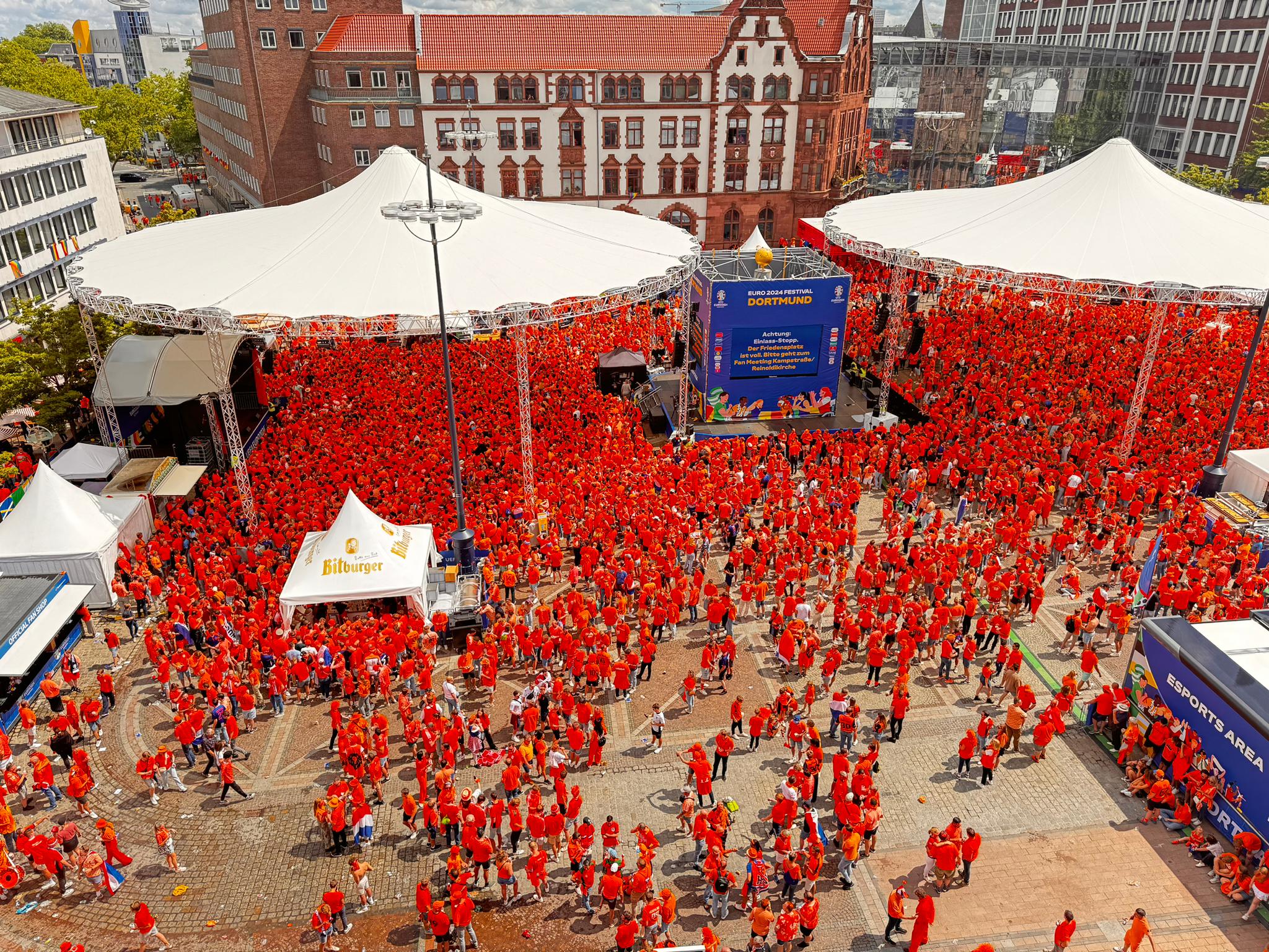 Eerste fanzone Dortmund al vol, fans worden naar andere plekken gestuurd