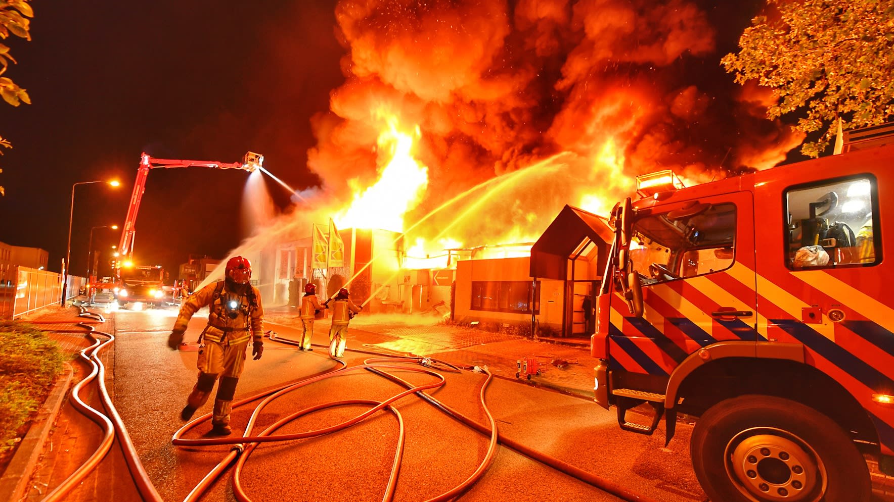 Kringloopwinkel in Veldhoven verwoest door brand