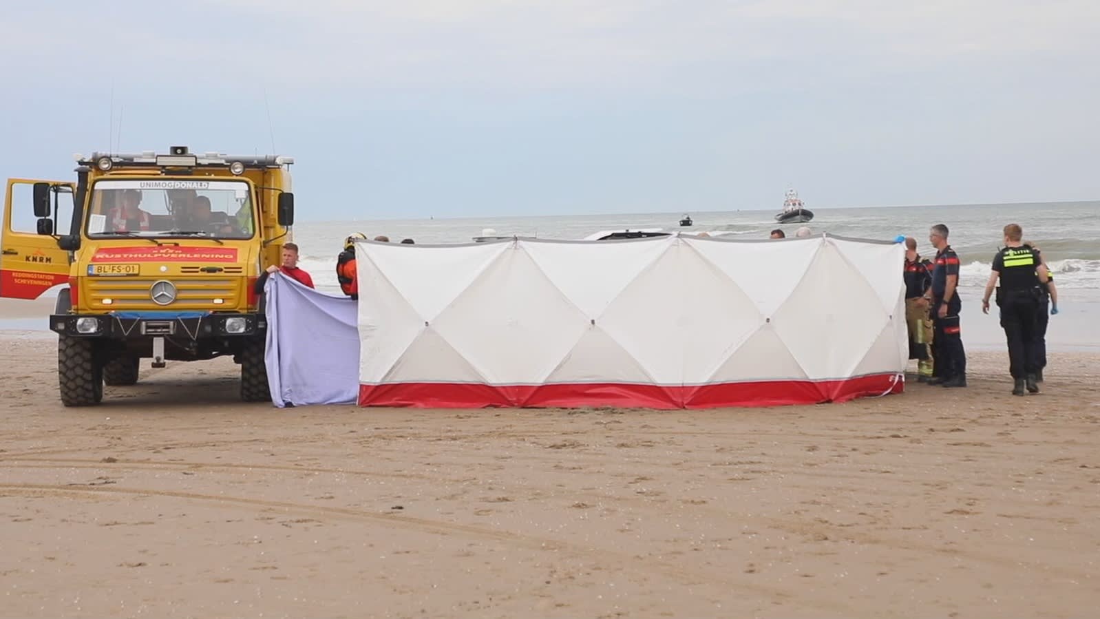 Vermiste jongen (13) uit zee gehaald bij Scheveningen