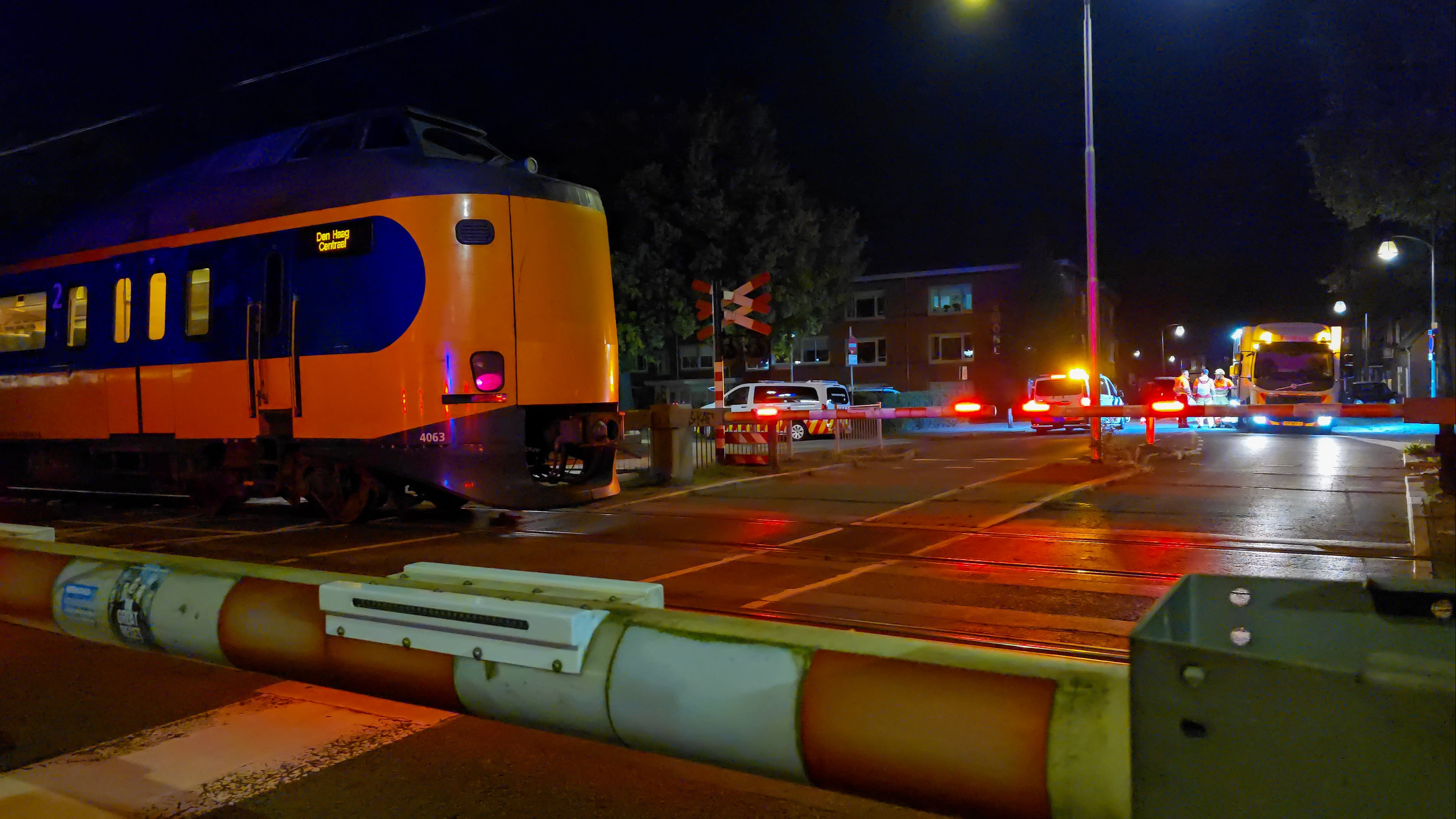 Trein raakt twee mensen bij station Almelo, dode en gewonde